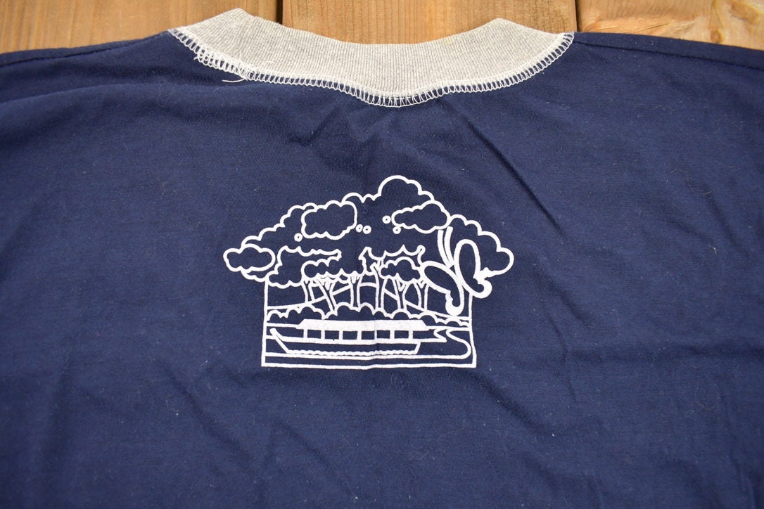 Vintage 1980s Taman Negara Resort Malaysia National Mark Souvenir T Shirt