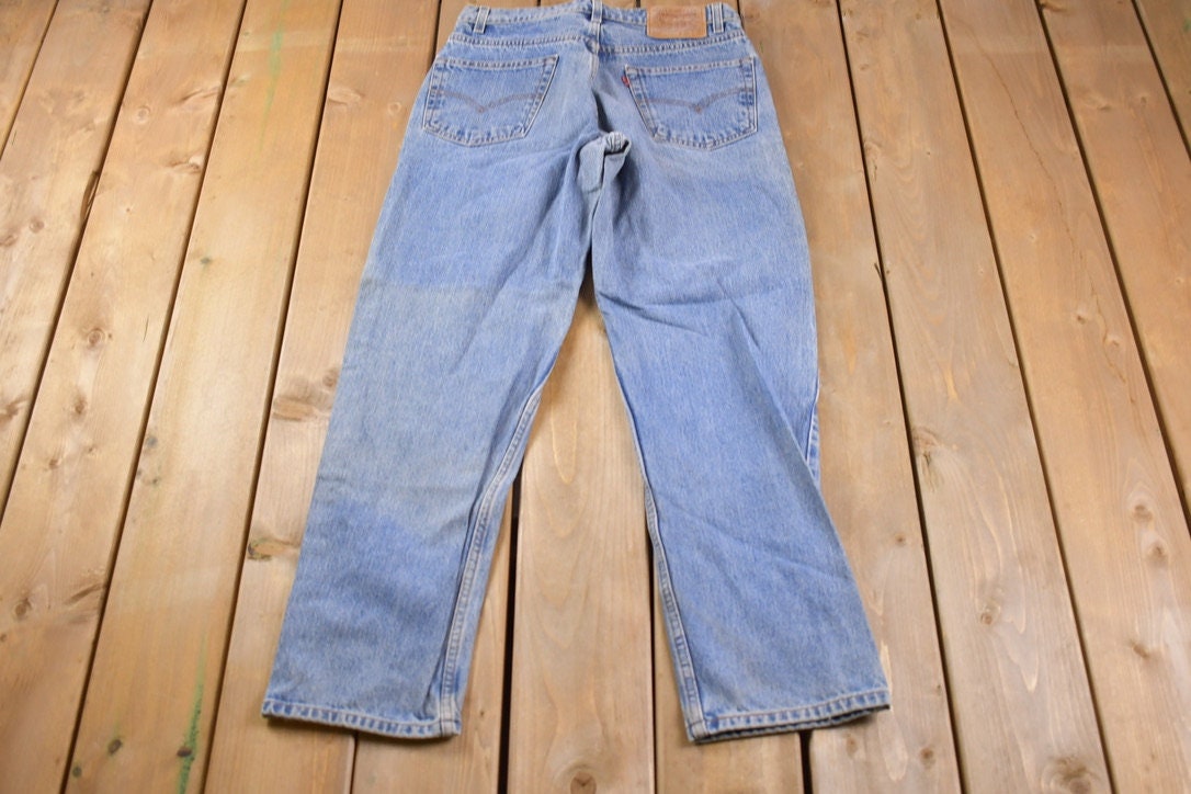 Vintage 1990s Levi 550 Red Tab Jeans Size 31 x 30
