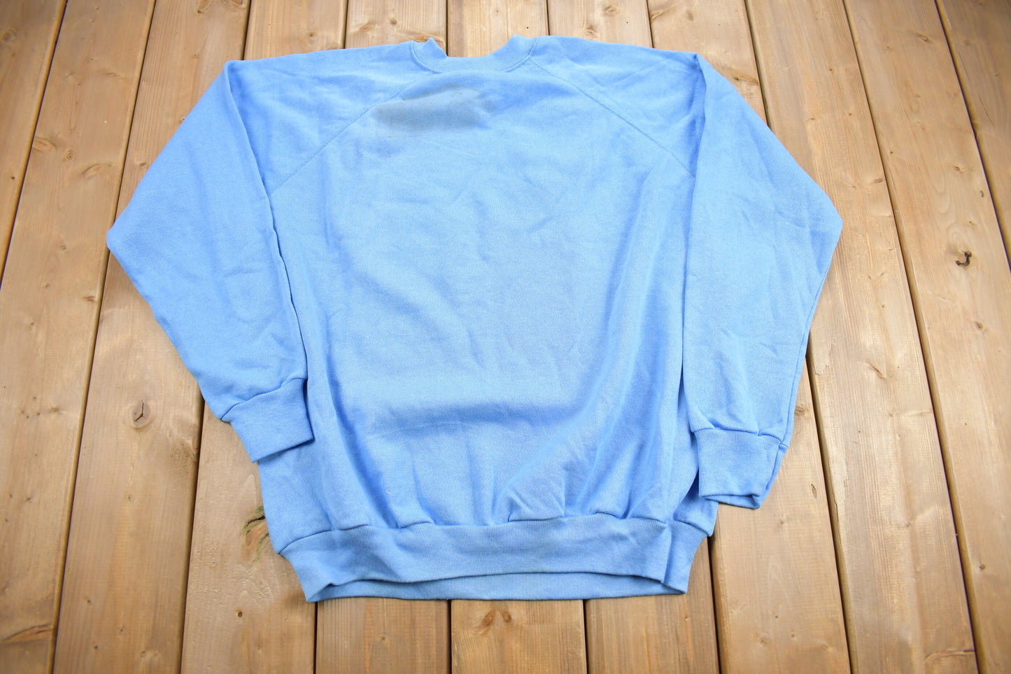 Vintage 1980s Light Blue Blank Raglan Crewneck Sweatshirt / 80s Crewneck / Made In USA / Essential / Streetwear / 80s Blank