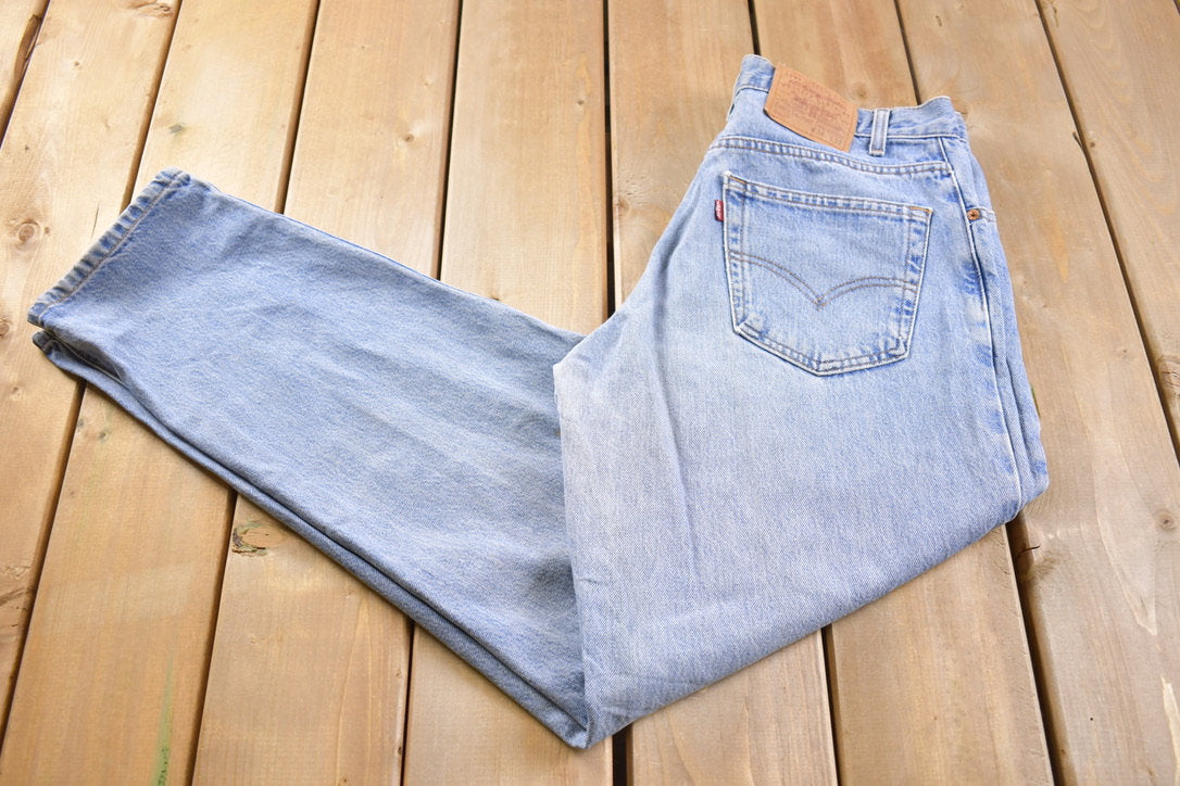 Vintage 1990s Levi's 550 Red Tab Jeans Size 34 x 33