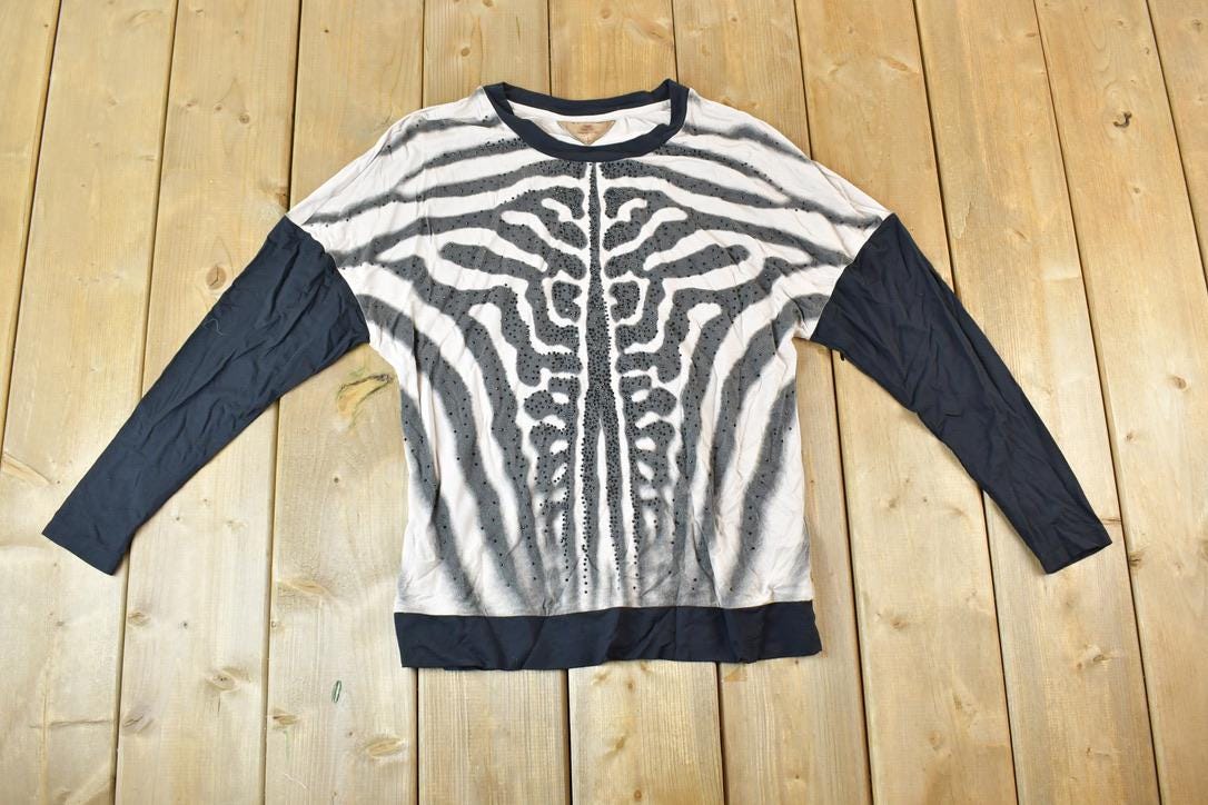 Women Vintage Vigoss Y2K T-Shirt / Vigoss Grunge Skull Print / Contrast Stitch / Internet Famous Clothing / Over Dyed / Y2K Bedazzled
