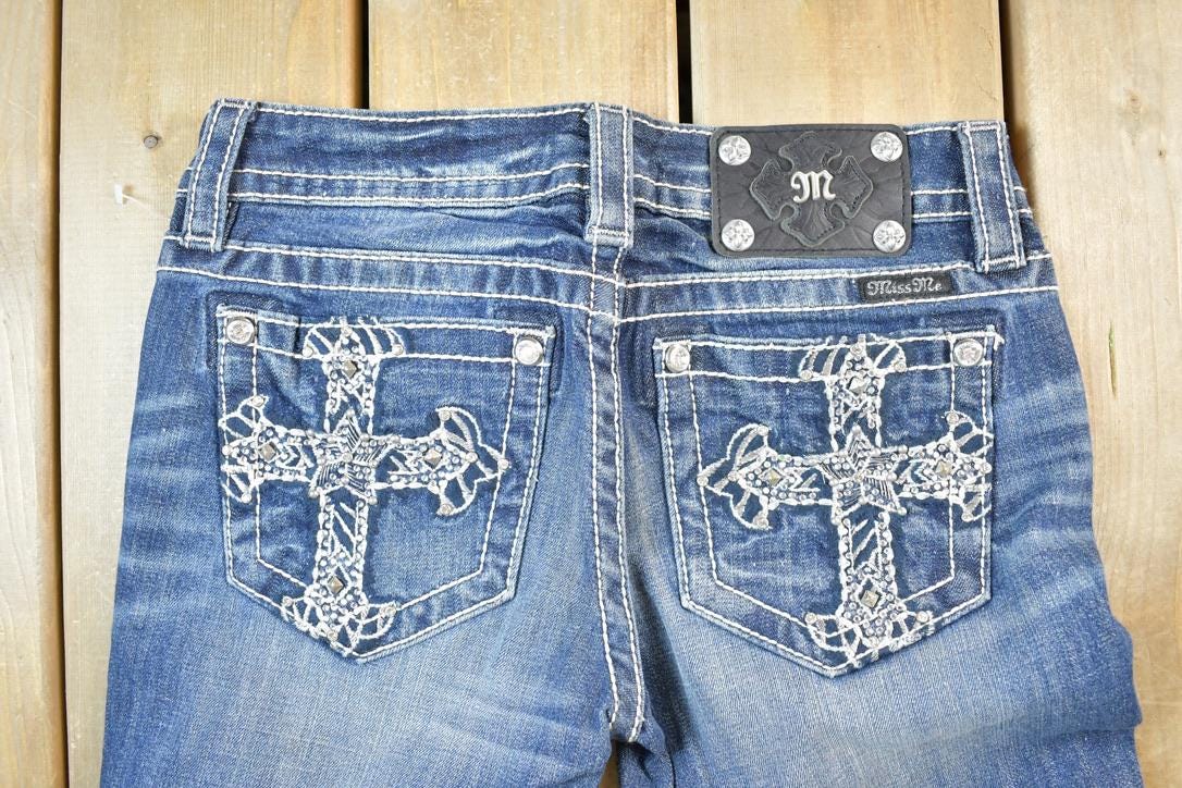 Vintage Y2K Miss Me Bedazzled Low Rise Jeans Size 26x31