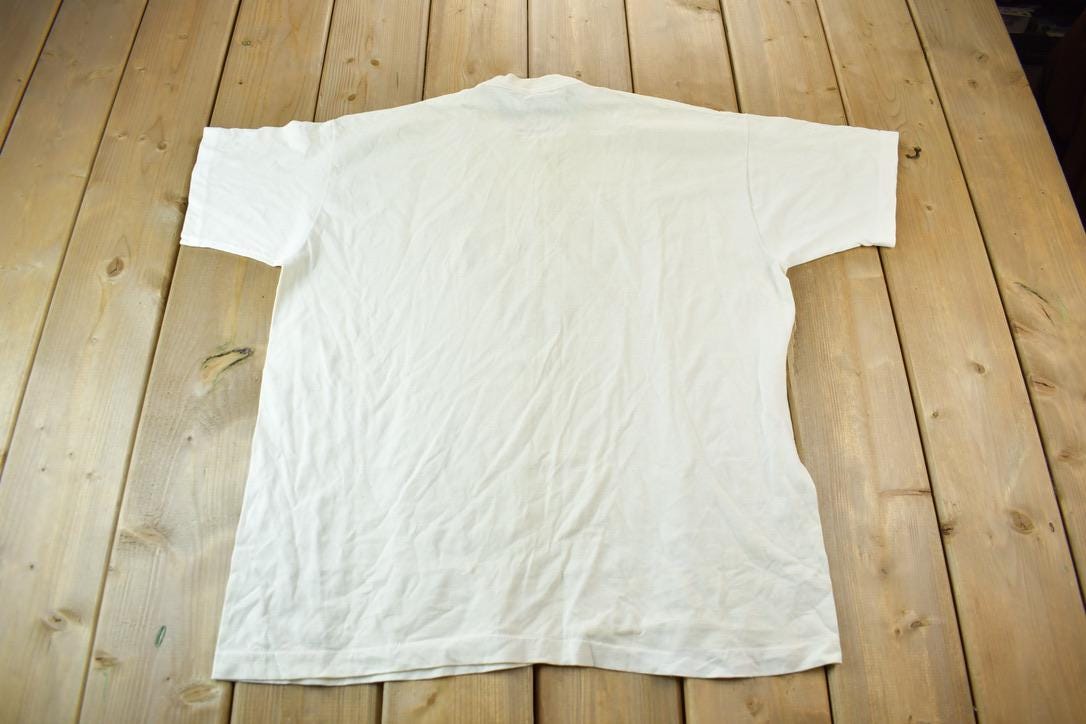 Vintage 1996 Au Couer Du Retablissement 3 Graphic T-Shirt