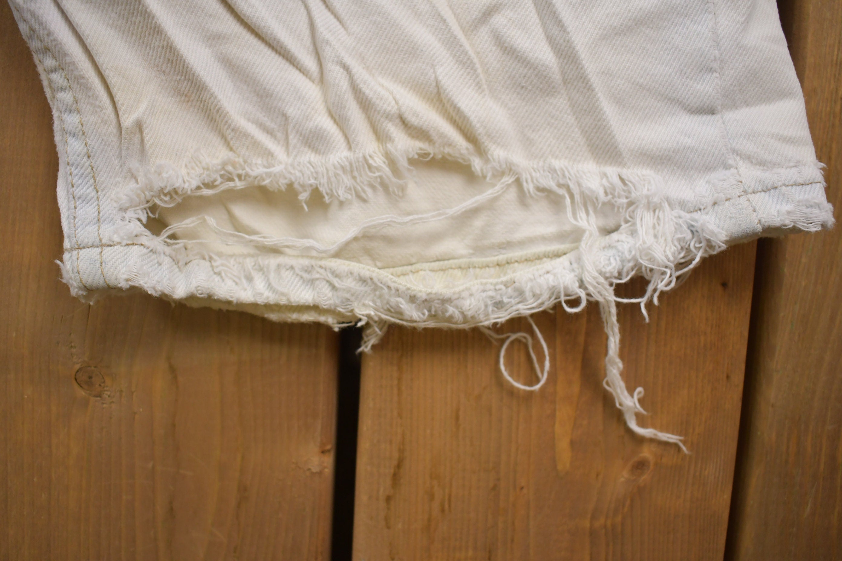 Vintage 1990s Levi's 505 Red Tab Distressed Jean Shorts Size 34