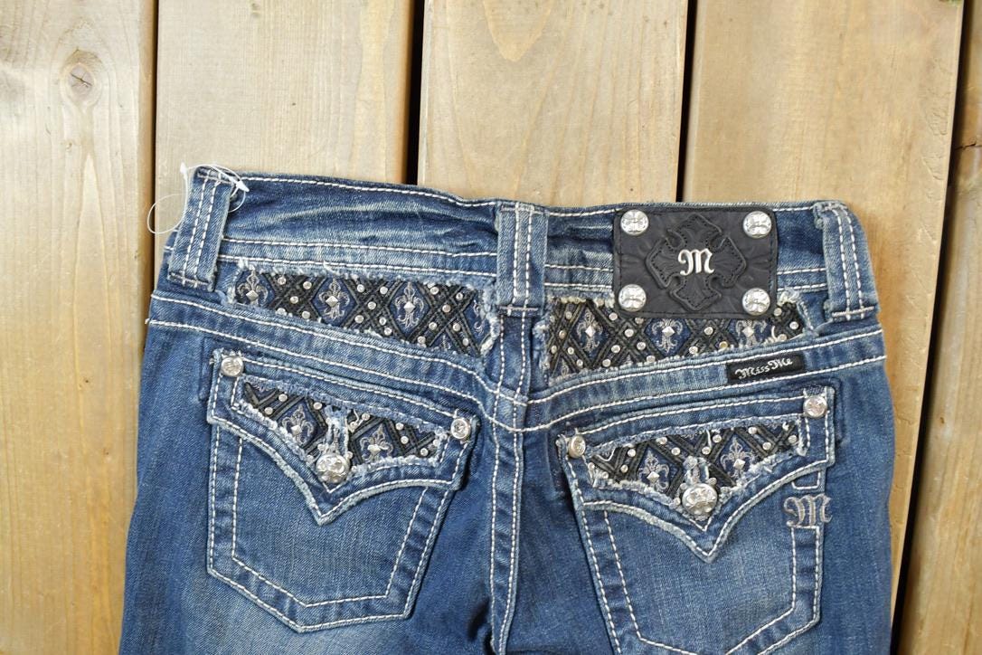 Vintage Y2K Miss Me Bedazzled Low Rise Jeans Size 26x31