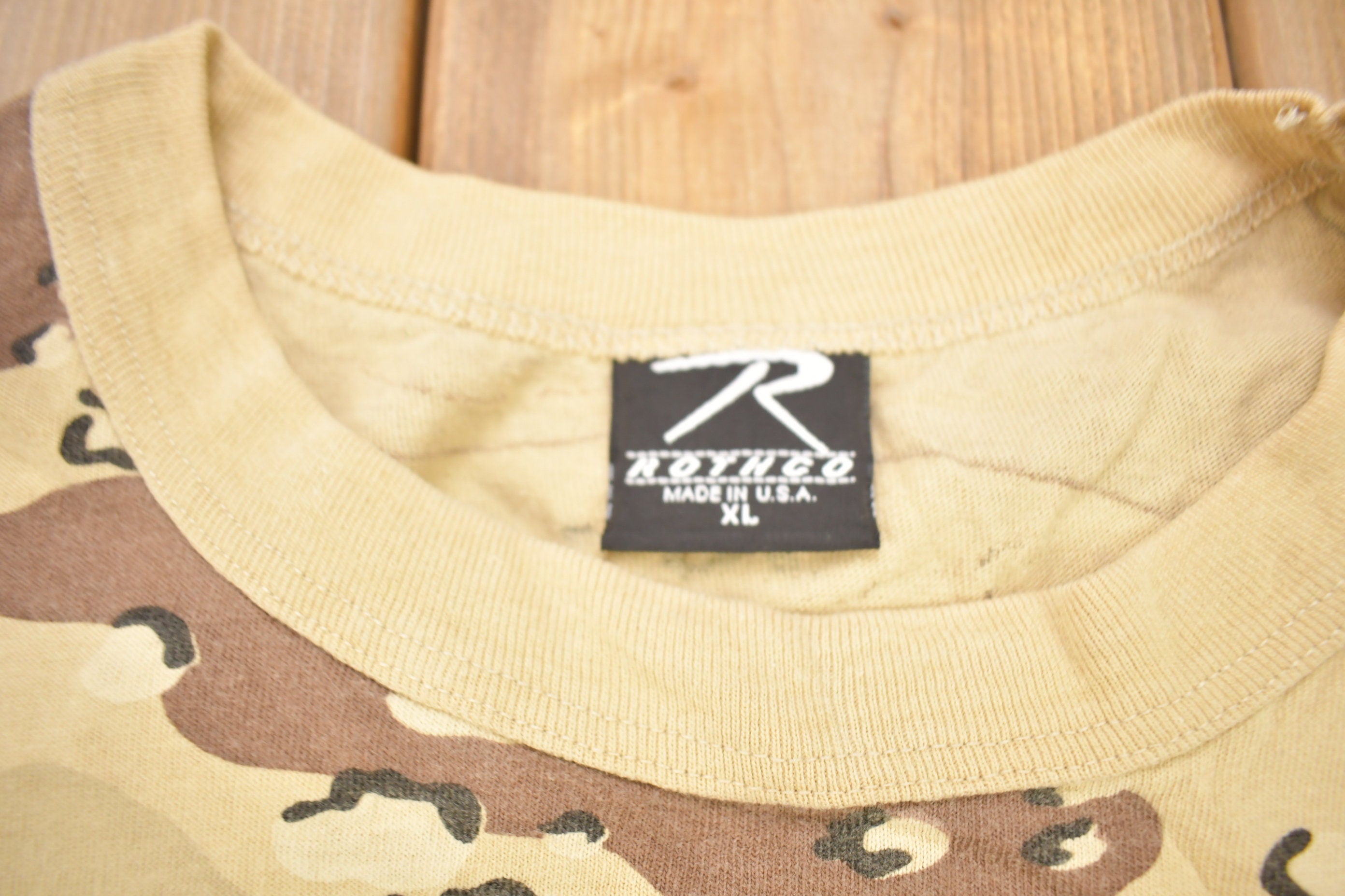 Vintage 1990s Mermais Red Sea Rumble Desert Camo Graphic T Shirt