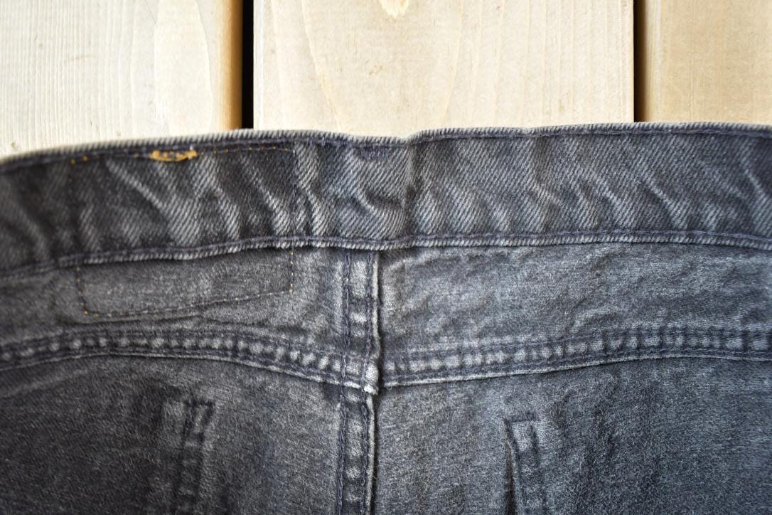 Vintage 1990s Levi Strauss Black Tab 550 Denim Jeans Size 33 x 32