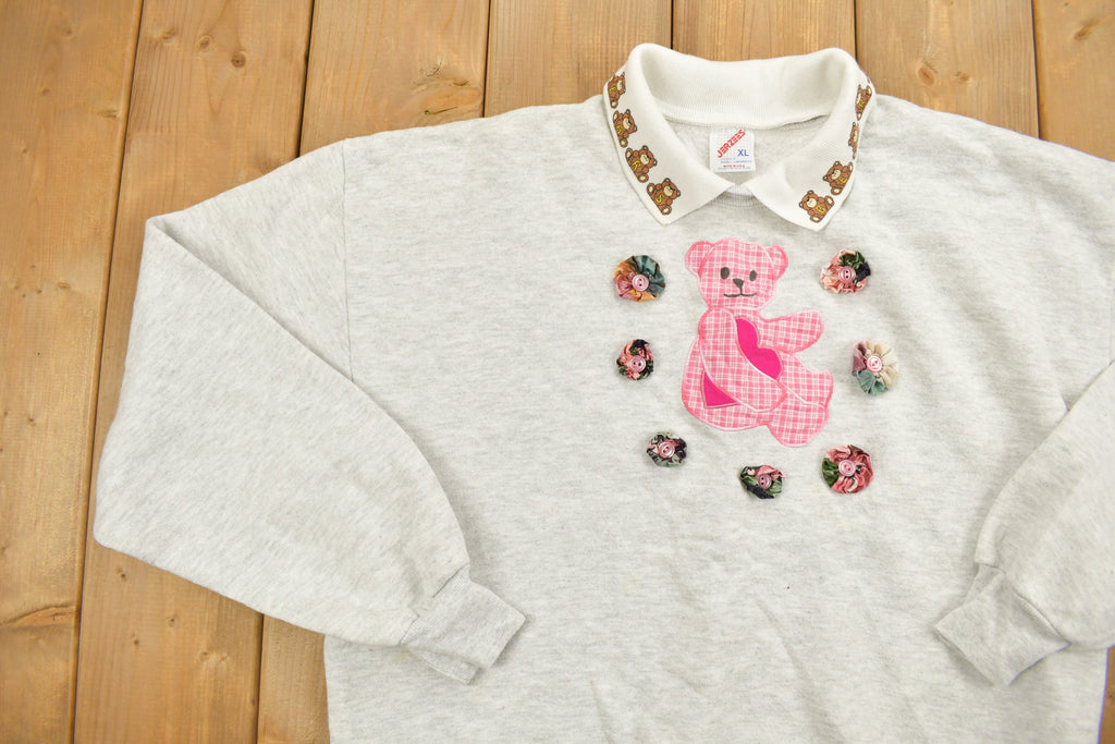 Vintage 1990s Cute Bear Graphic Collared Sweatshirt