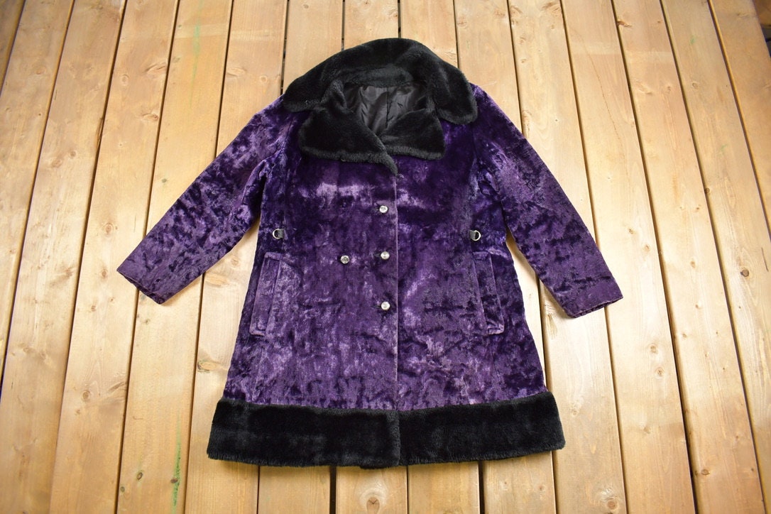 Vintage 1970s Purple Crushed Velvet Coat by Glenoit / Crushed Velvet / Faux Fur / Winter Outerwear / Jacket / Formal / Made in USA