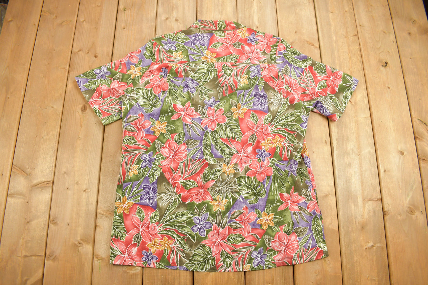 Vintage 1980s BonWorth Hawaiian Button Up Shirt / 80s Button Up / Floral Pattern / Casual Shirt / Party Shirt / Beachwear