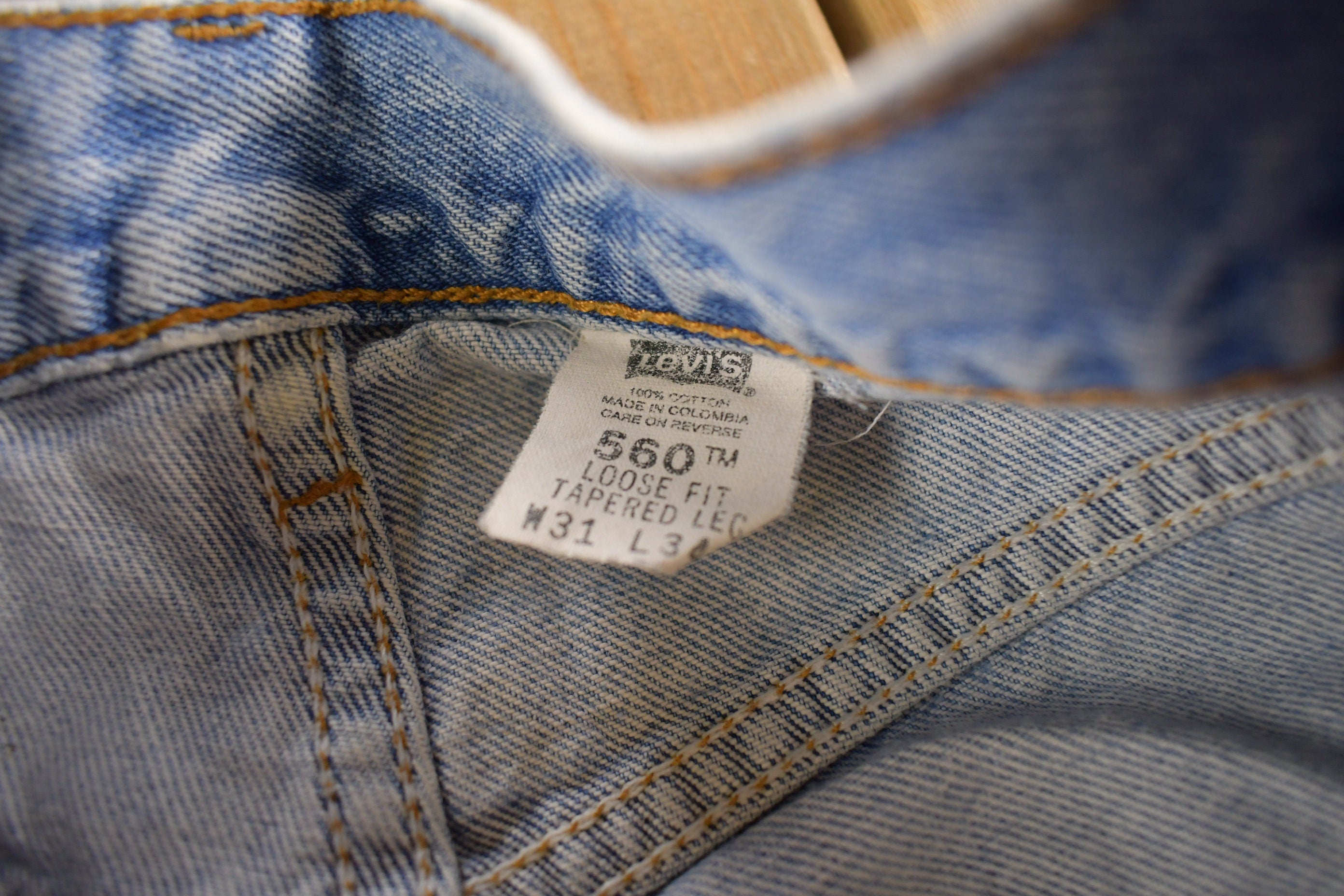 Vintage 1990s Levi's 560 Red Tab Denim Jeans Size 30 x 31