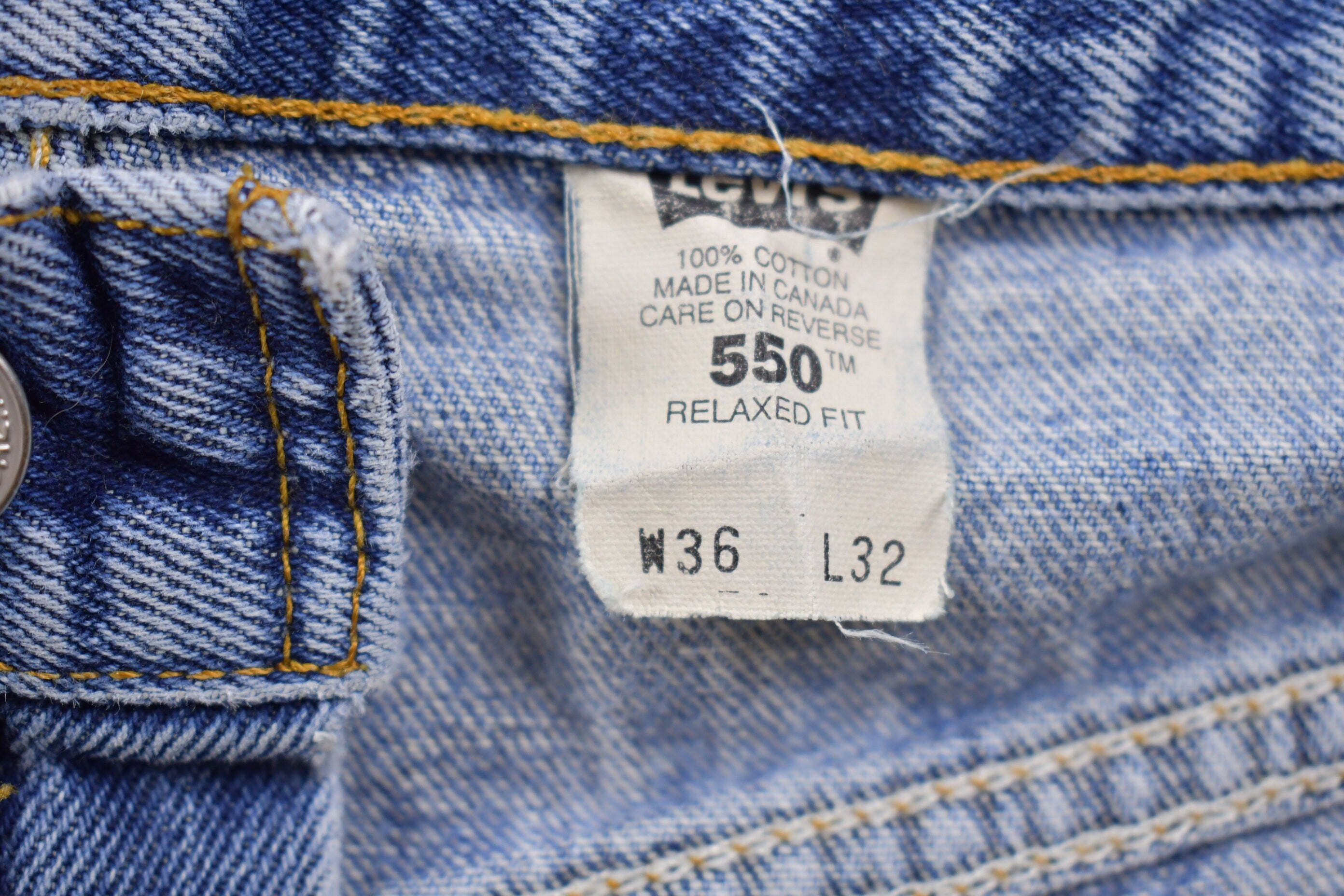 Vintage 1990s Levi's 550 Tab Denim Jeans Size 34 x 32