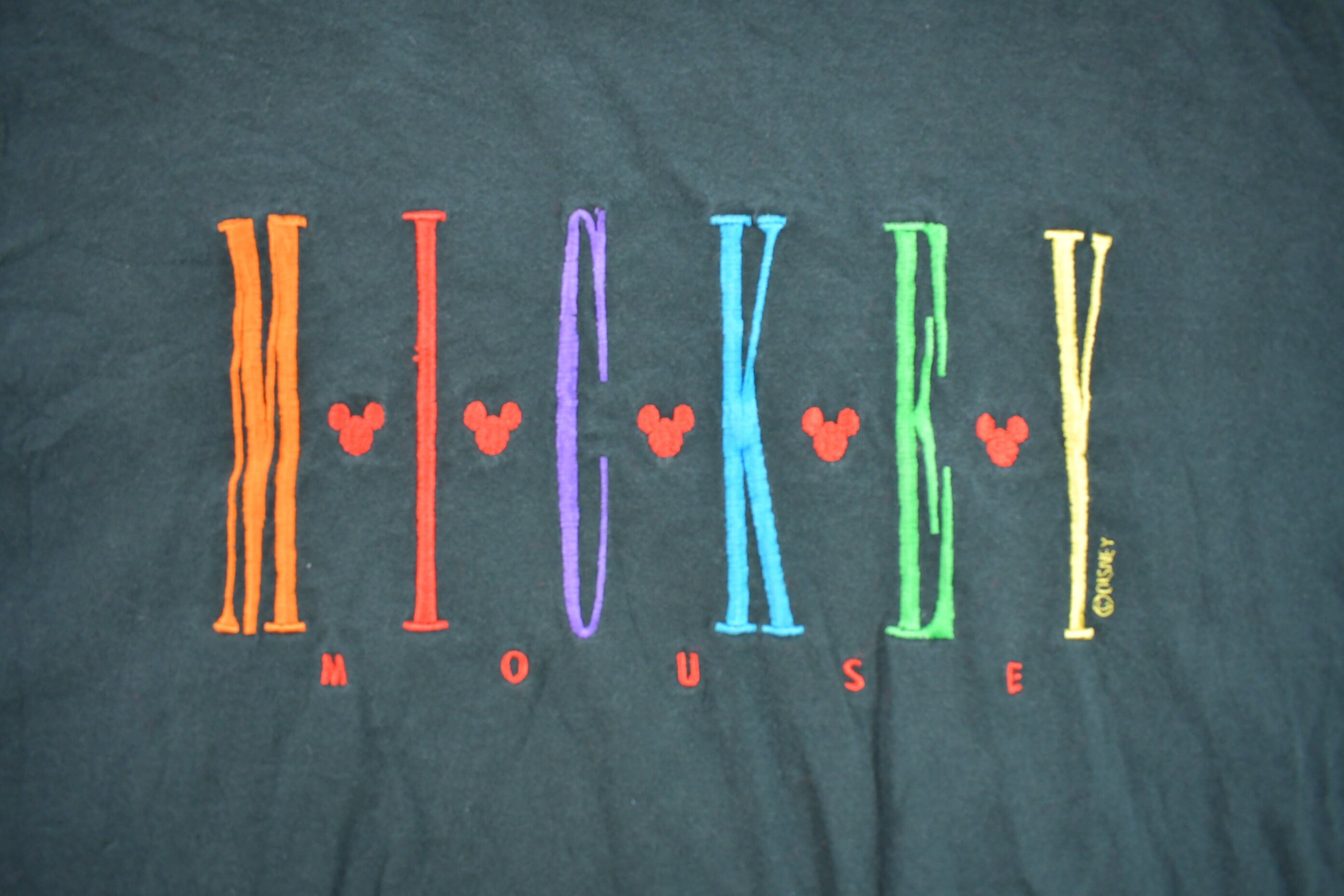 Vintage 1990s Mickey Mouse Embroidered Cartoon Cropped T-Shirt