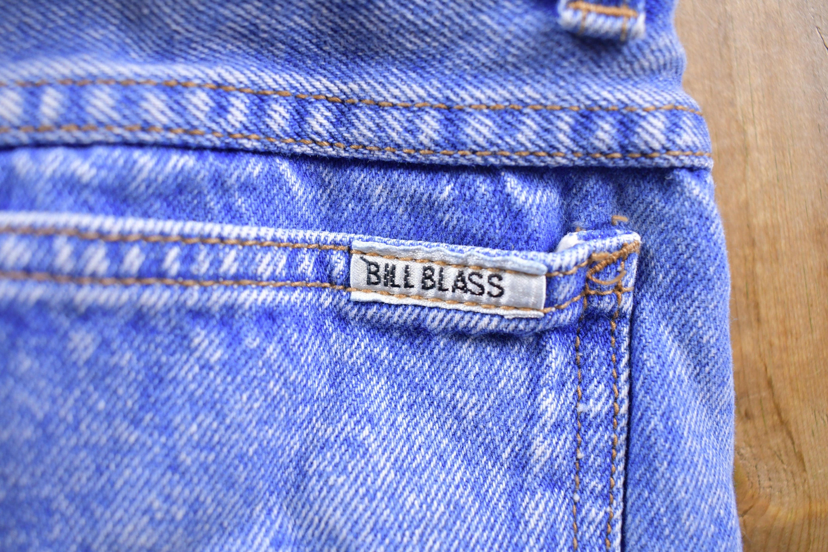 Vintage 1990s Bill Blass Jean Shorts Size 26 x 5