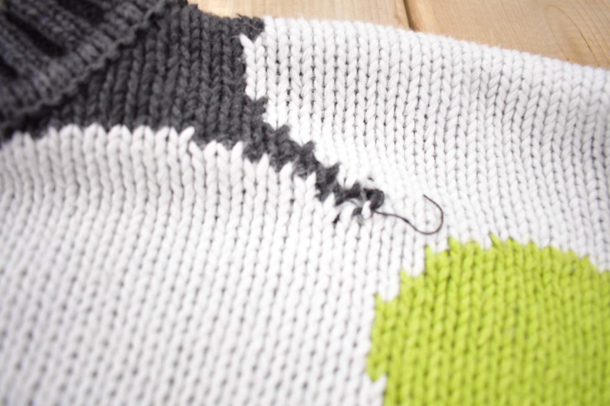 Vintage 1990s 100% Pinwheels Wool Knit Sweater / Vintage 90s Crewneck / Outdoorsman / Vintage Knit / Winter Sweatshirt