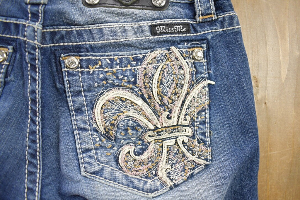 Vintage Y2K Miss Me Bedazzled Low Rise Jeans Size 26x31