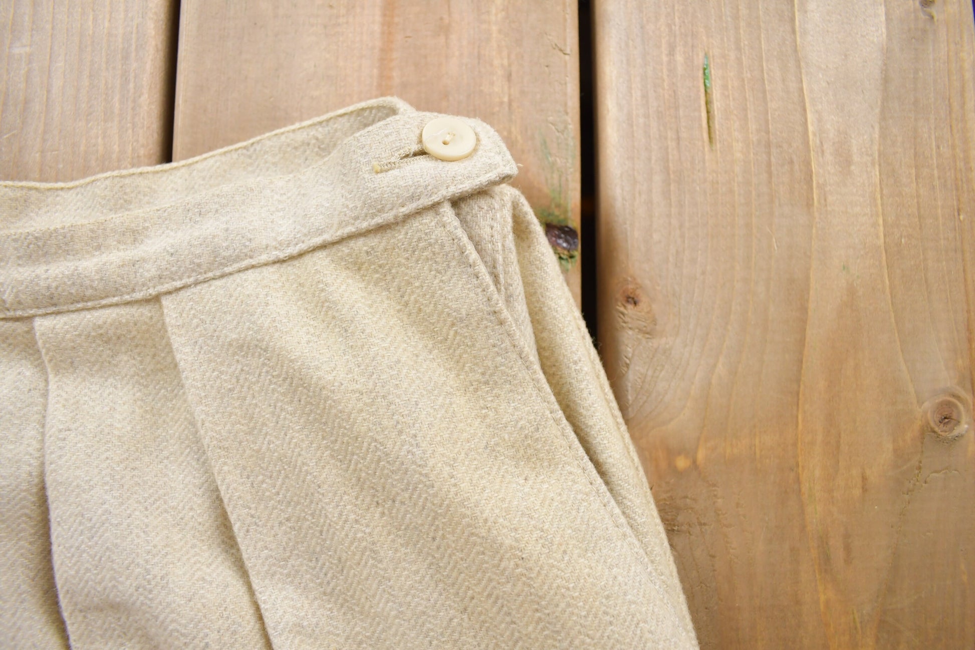 Vintage 1980s Skirt Size 26 x 27 / True Vintage / Vintage Skirt / Retro Style / Women's Vintage / Artsy Vibes/ Jorts