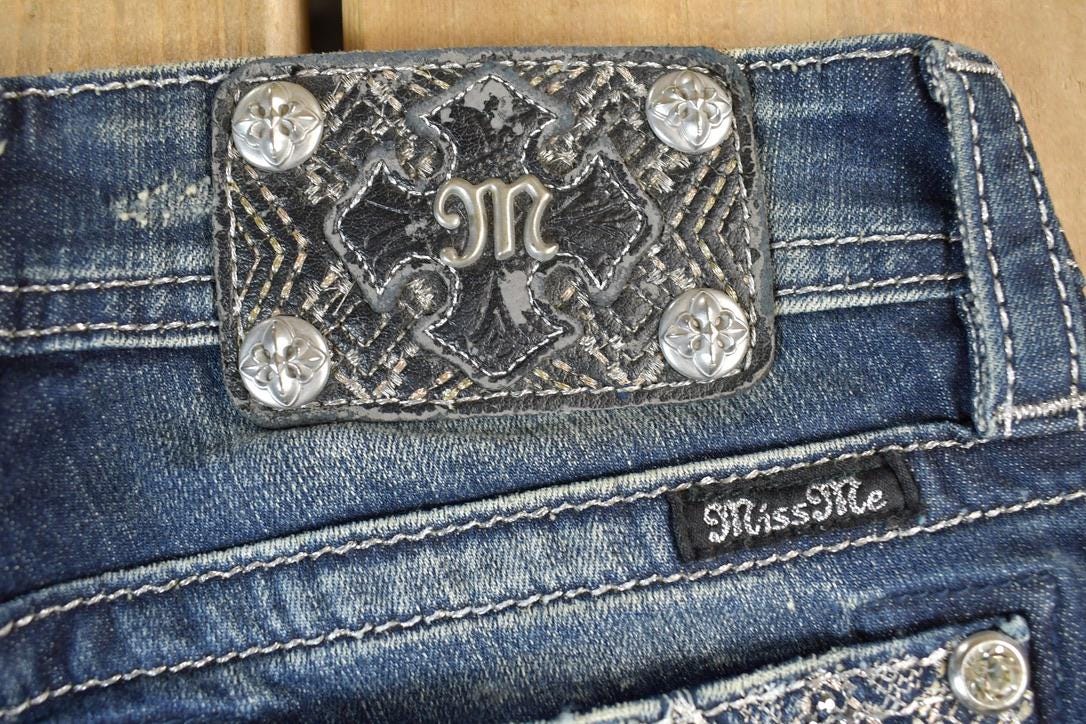 Vintage Y2K Miss Me Bedazzled Low Rise Jeans Size 26x31