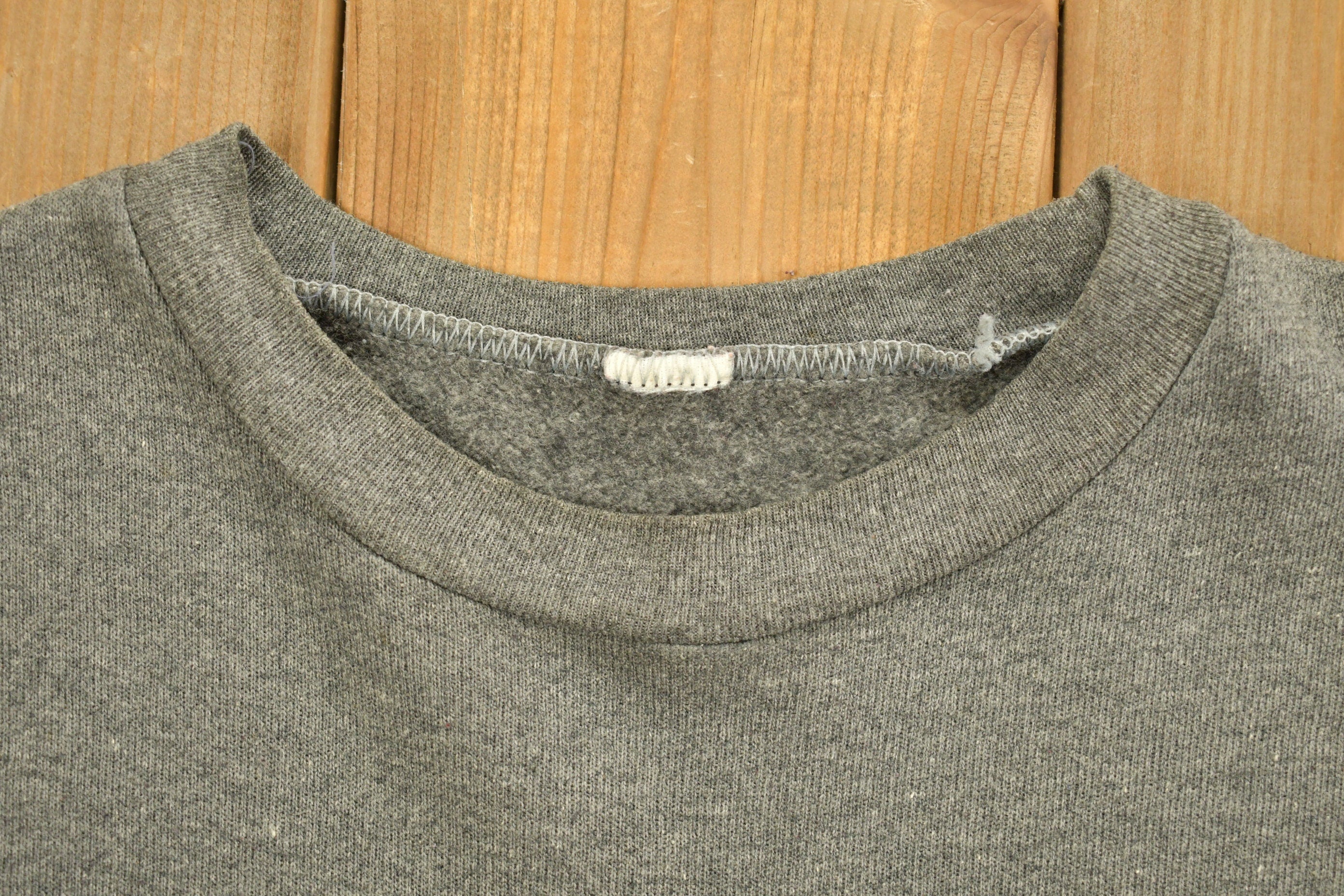 Vintage 1990s United States Washington Embroidered Crewneck  Travel Sweatshirt  Pullover Sweatshirt  Tourist Sweater