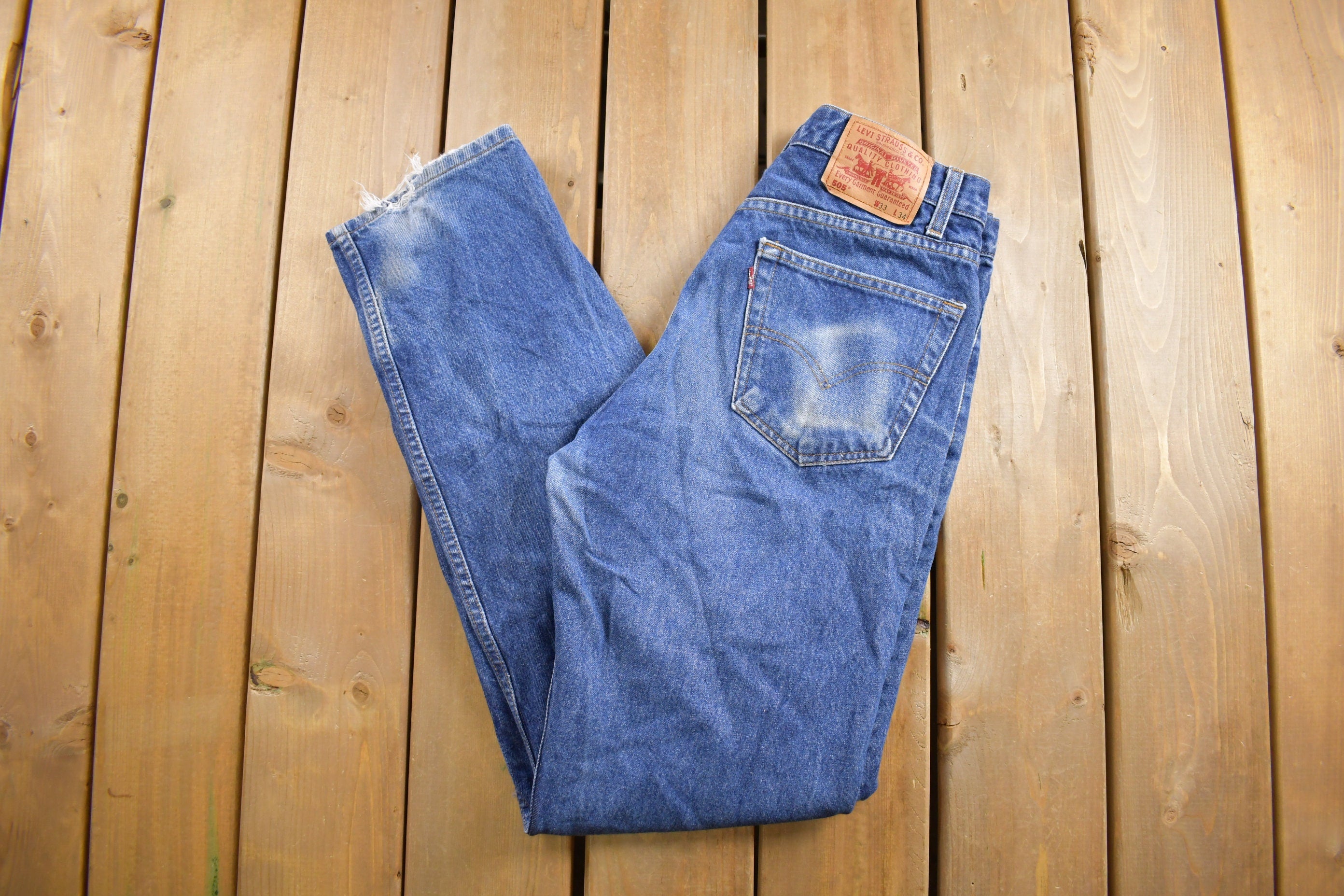Vintage 1990s Levi's 505 Red Tab Jeans Size 32 x 33.5