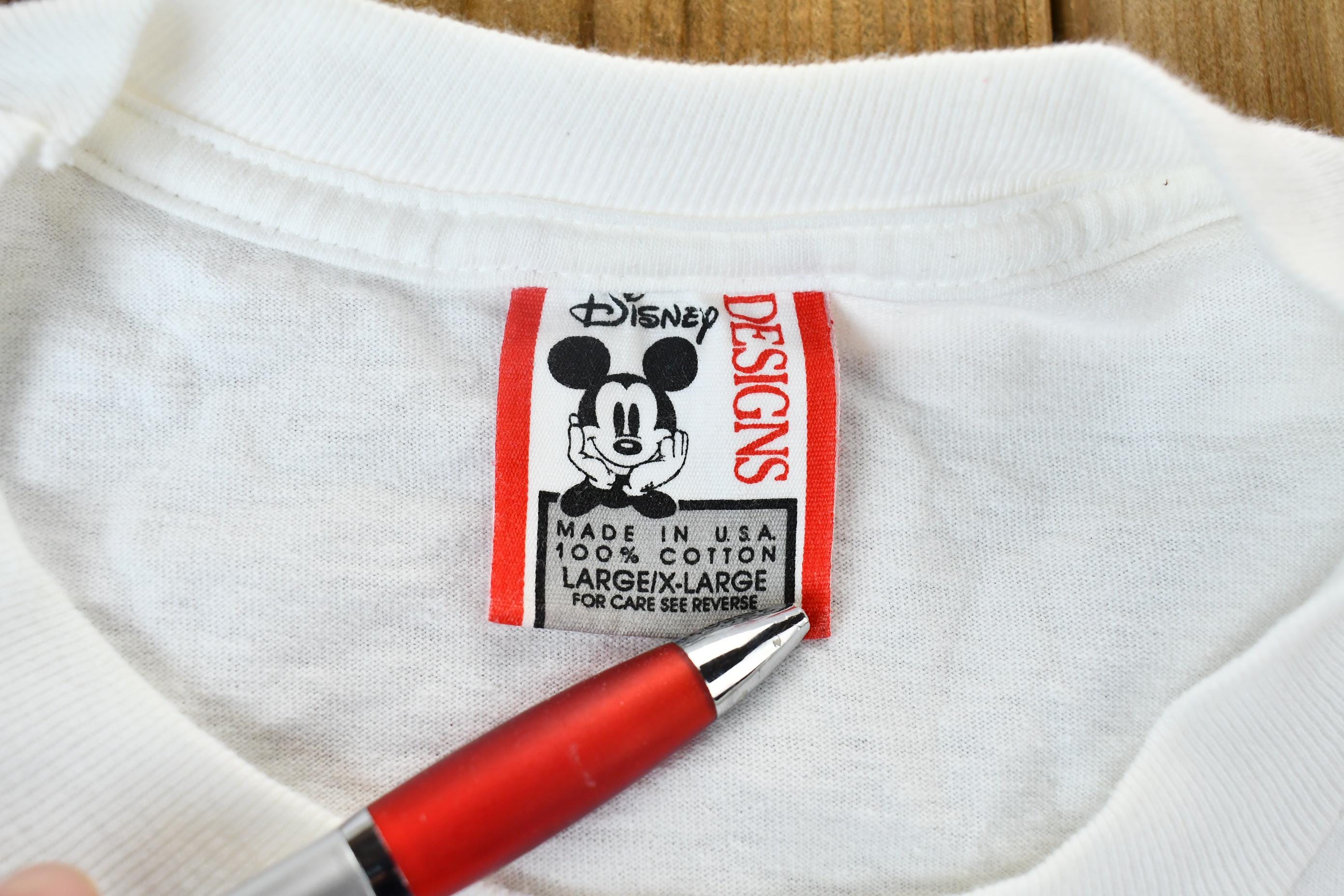 Vintage 1990s Walt Disney World Epcot Dome Graphic T-Shirt