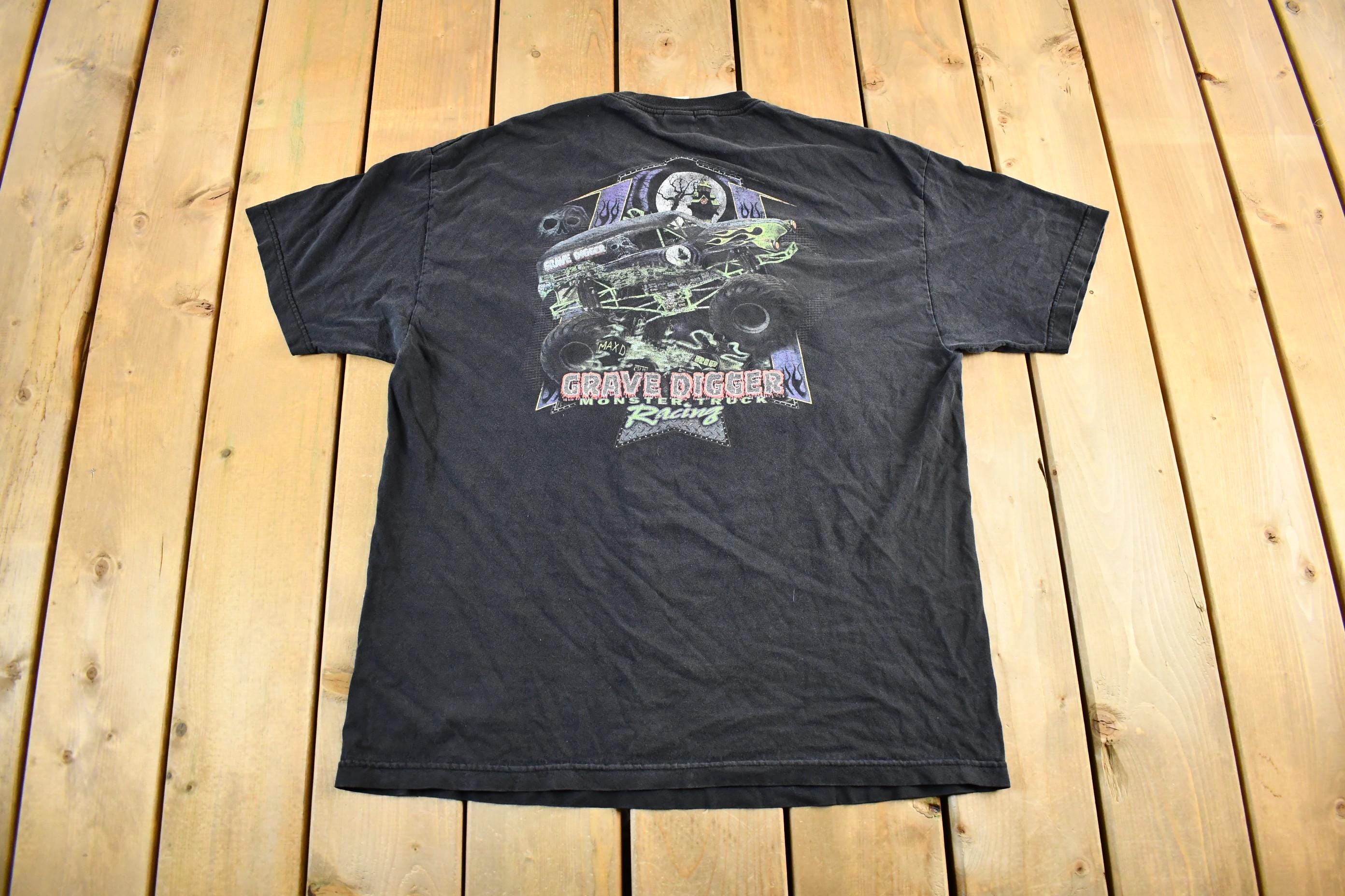 Vintage 2000s Grave Digger Monster Truck Graphic T-Shirt Men's XL