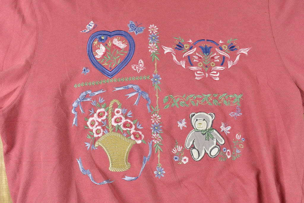 Vintage 1990s Alfred Dunner Cute Embroidered Crewneck