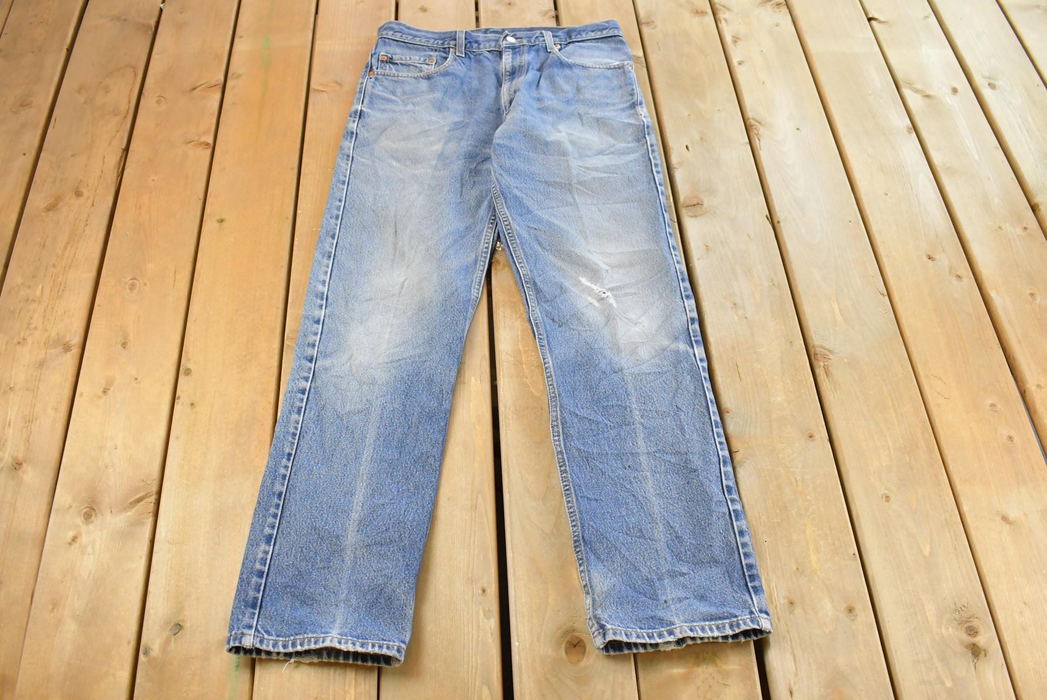 Vintage 1990s Levi's 505 Regular Straight Fit Denim Blue Jeans Men's 32 x 32 / 90s Levi's / Streetwear