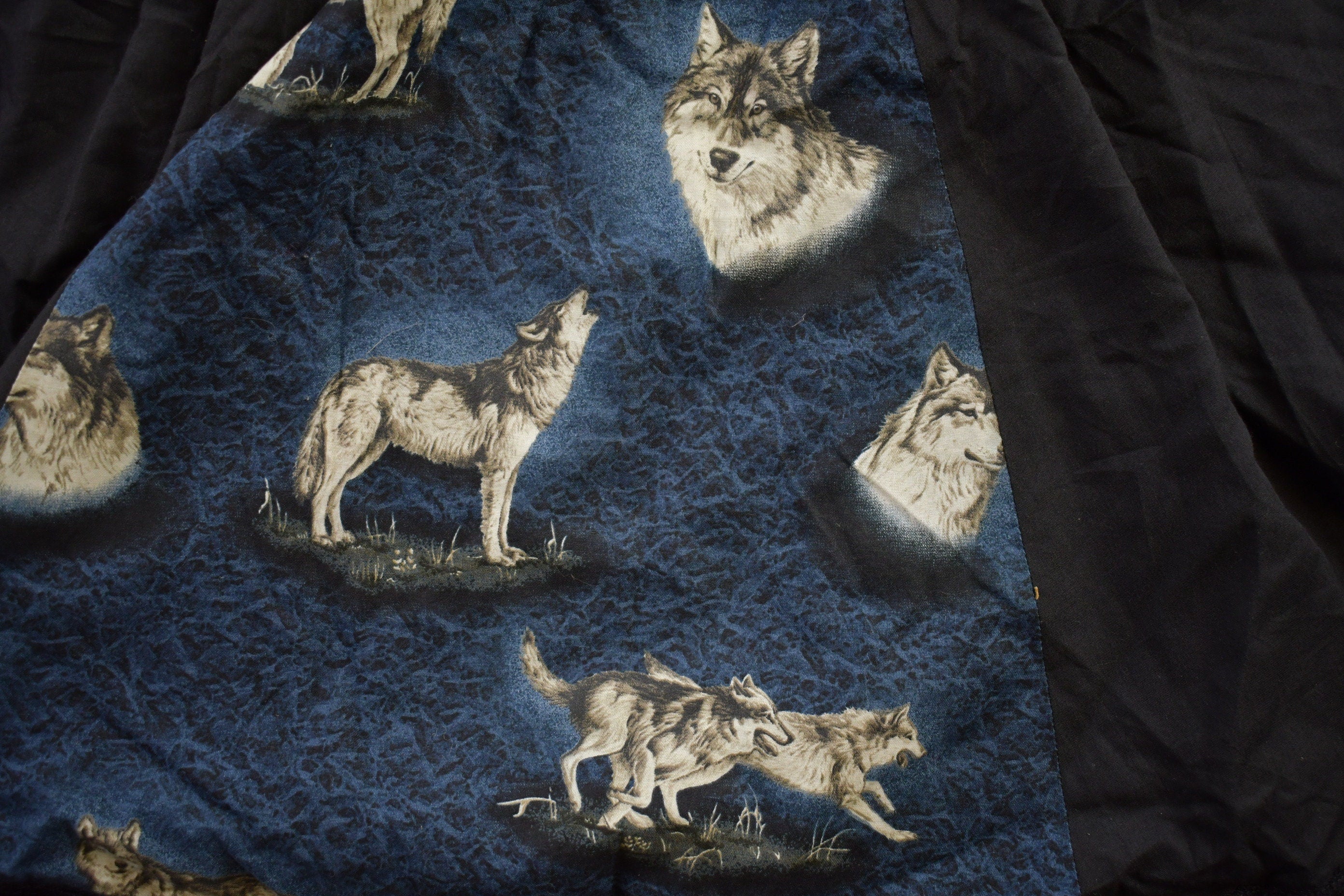 Vintage 1990s Majestic Wolf Skirt Size 22x20