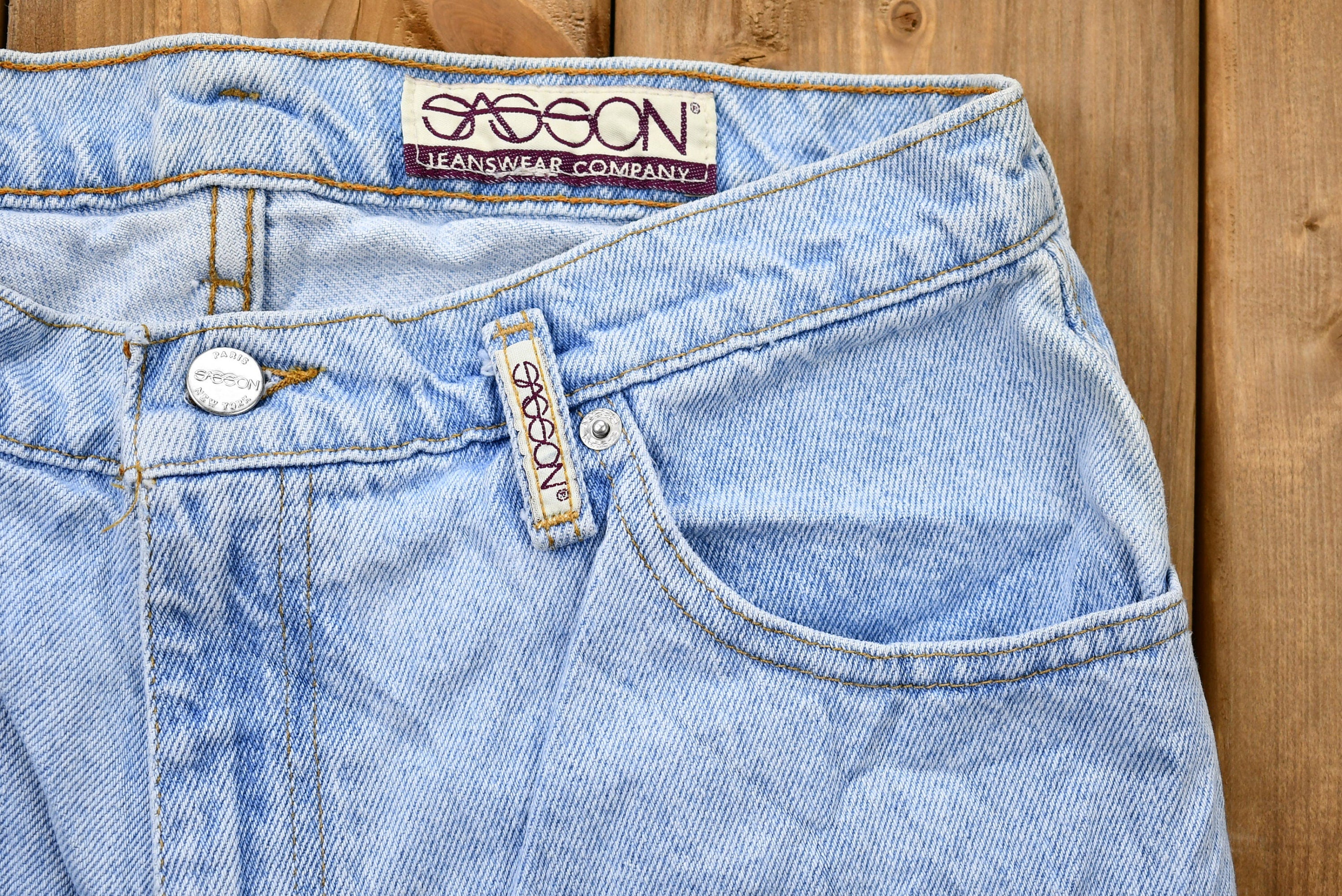 Vintage 1980s Sasson Jeanswear Light Wash Relaxed Tapered Mom Jeans
