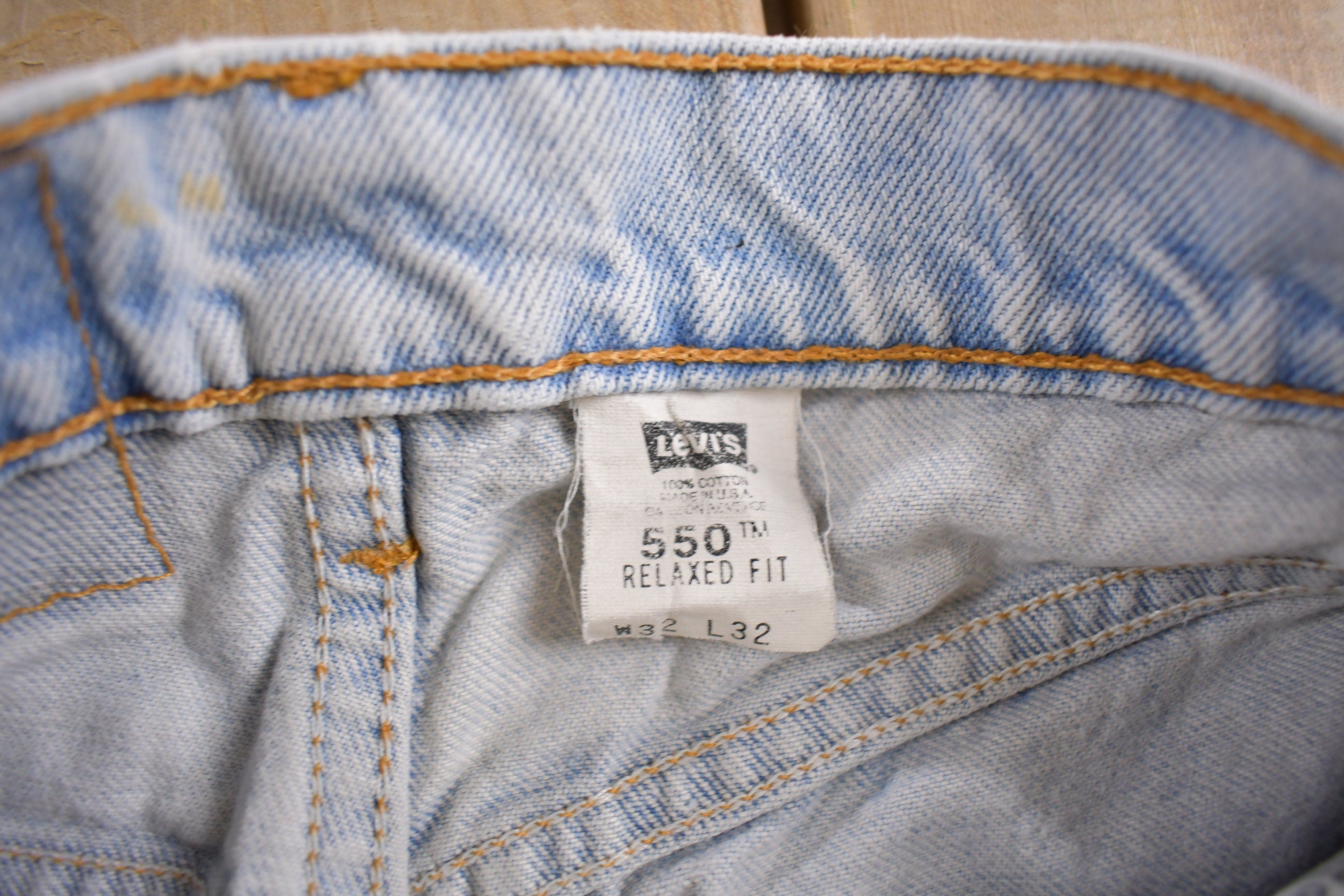 Vintage 1990s Levi's 550 Light Wash Distressed Jeans Size 30 x 30