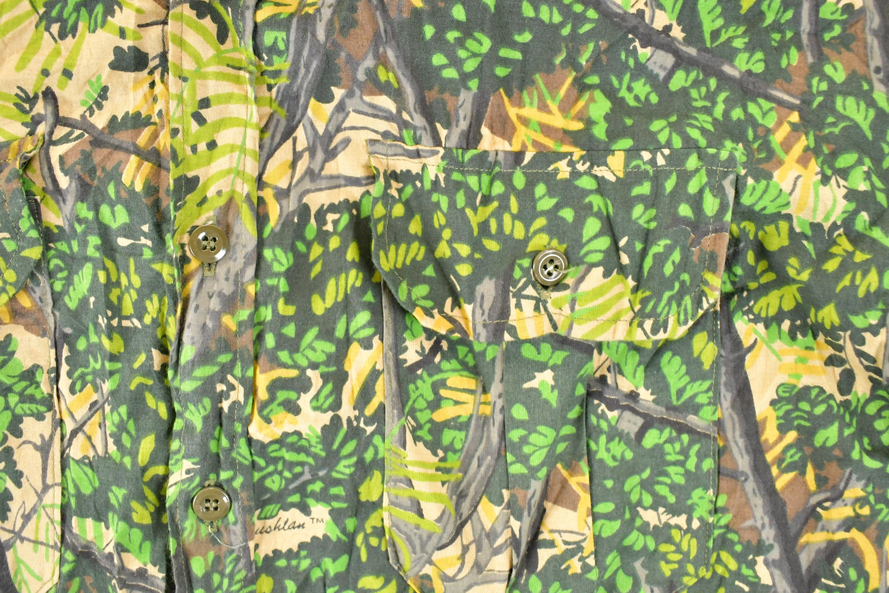 Vintage 1990s Bushlan AOP Woodland Camo Button Up Shirt Mens L