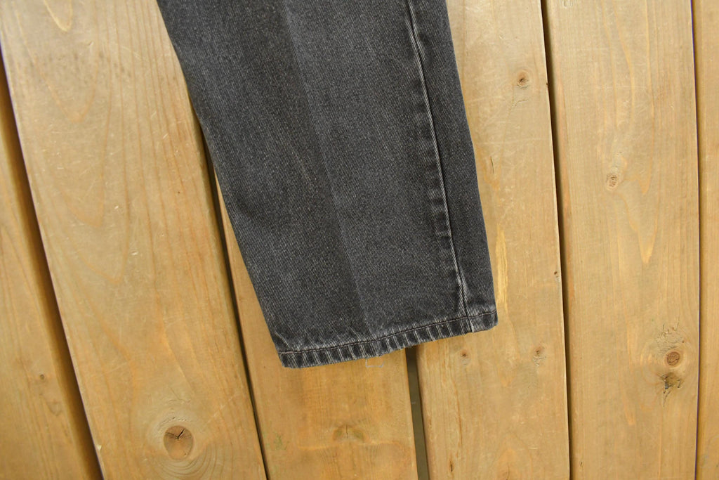 Vintage 1990s Levi's 505 Regular Straight Fit Starched Denim Jeans Men's Size 32 x 30