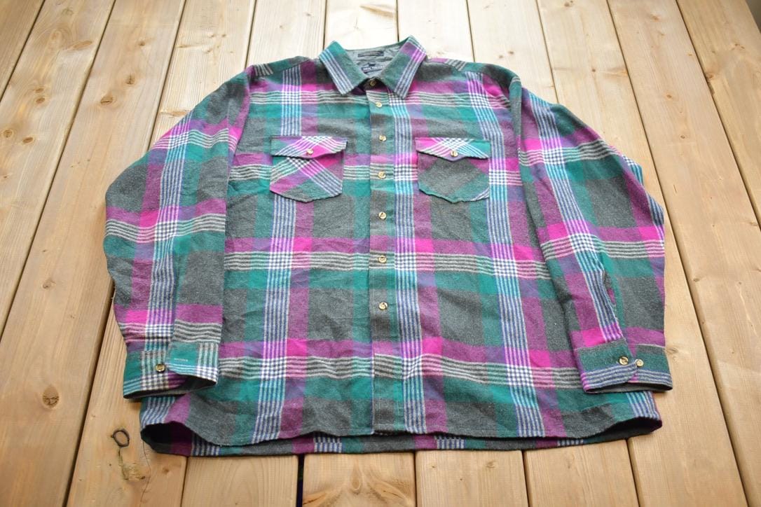 Vintage 1990s Van Heusen Flannel Plaid Button Up Shirt