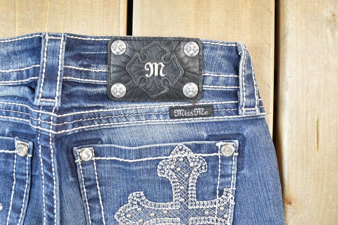 Vintage Y2K Miss Me Bedazzled Low Rise Jeans Size 26x31
