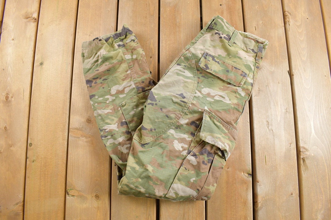 Vintage 1990s Army Woodland Camouflage Cargo Pants Size 27 - 31 x 32.5 / Army Pants / Military Pant's / Vintage Cargos / Made in