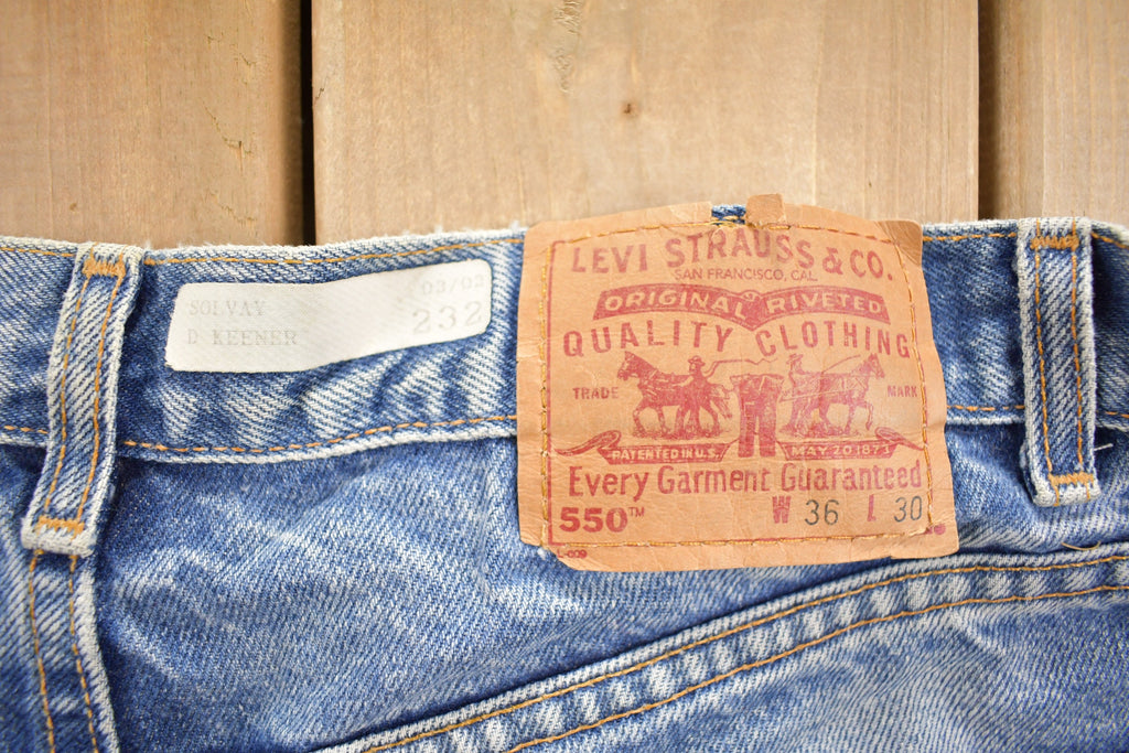 Vintage 1990s Levi's 550 Relaxed Fit Medium Wash Jeans Size 36 x 29.5