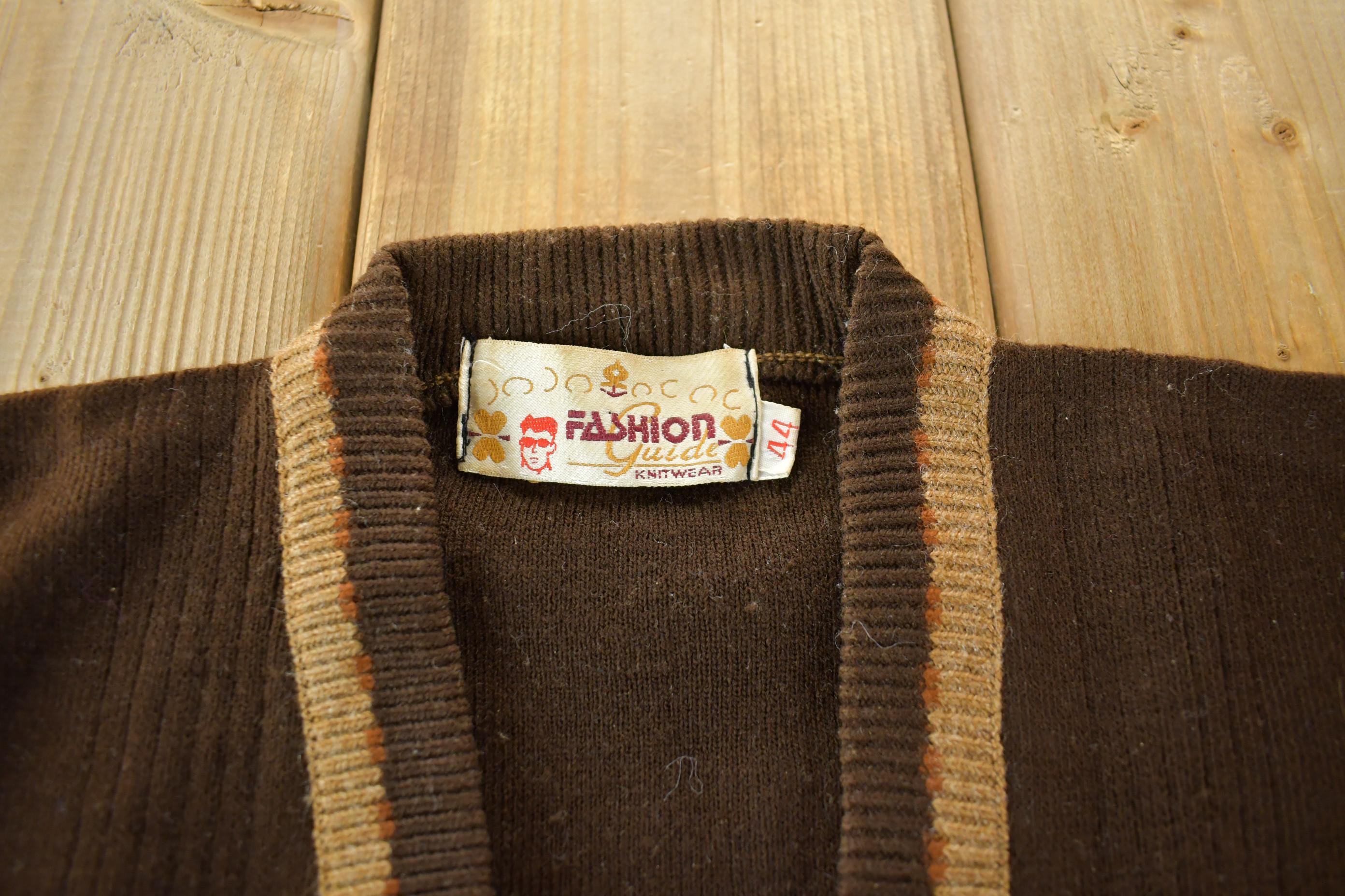 Vintage 70s 80s Fashion Guide Knit Abstract Pattern V Neck Sweater