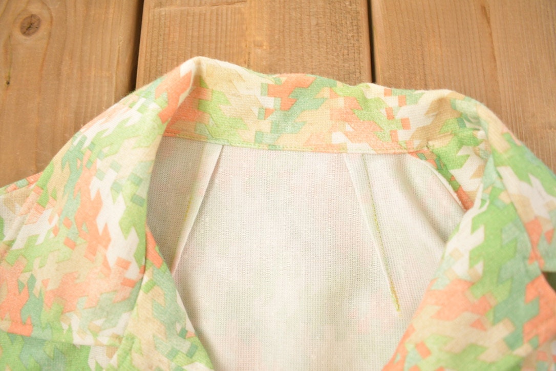 Vintage 1970s Buttonless Abstract Pattern Shirt