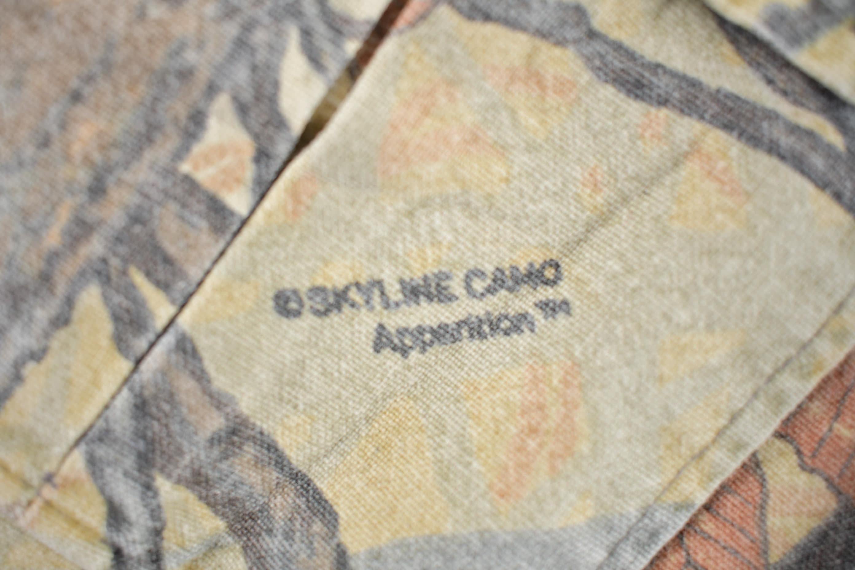 Vintage 1990s Cabelas Skyline Camo Camouflage Button Up Shirt