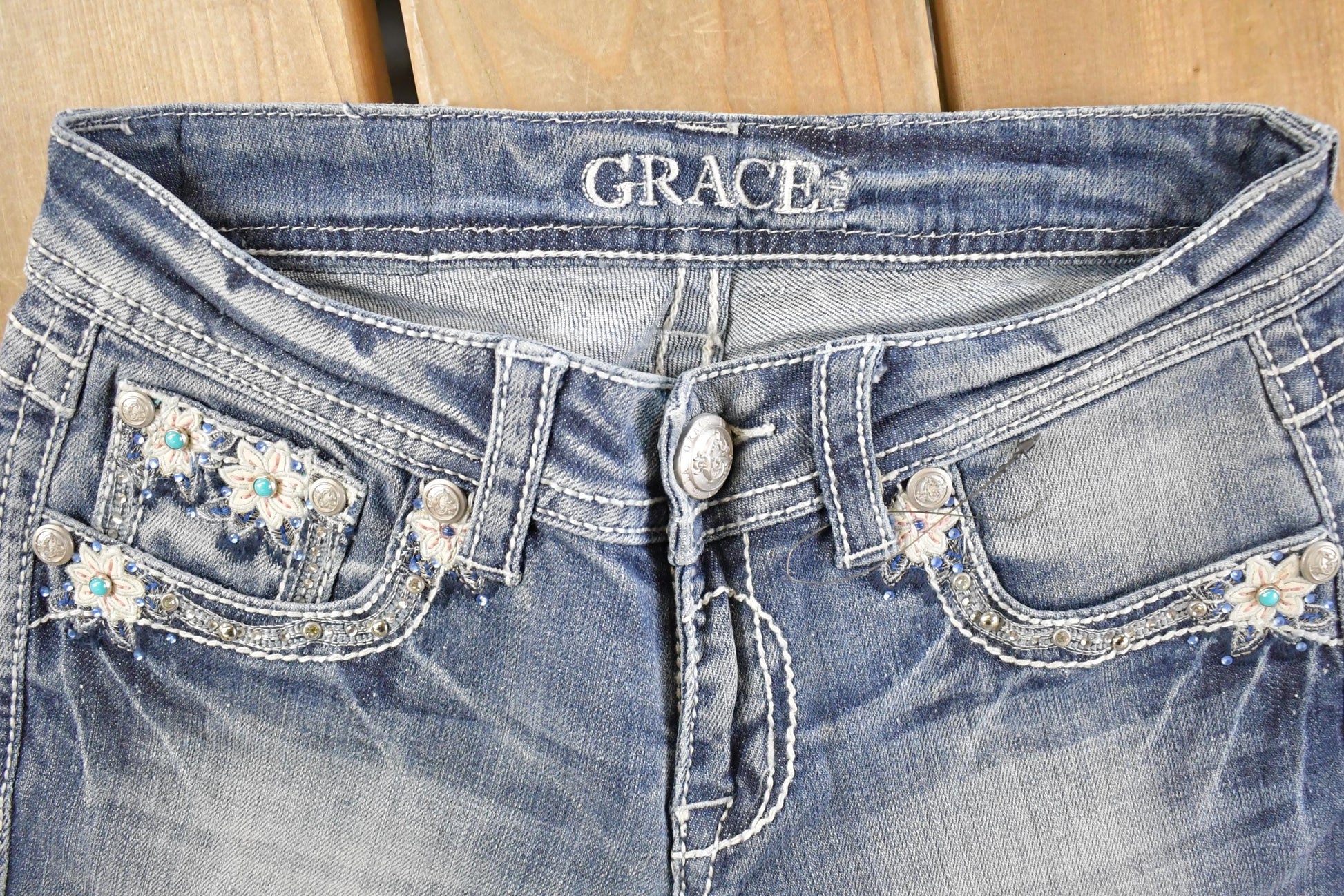 Vintage Deadstock Y2K Grace In LA Bedazzled Bootcut Low Rise Jeans Women's Size 26 x 32
