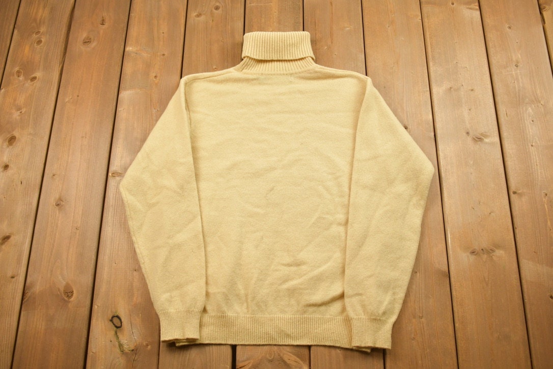 Vintage 1990s Knitted Turtle Neck Sweater /