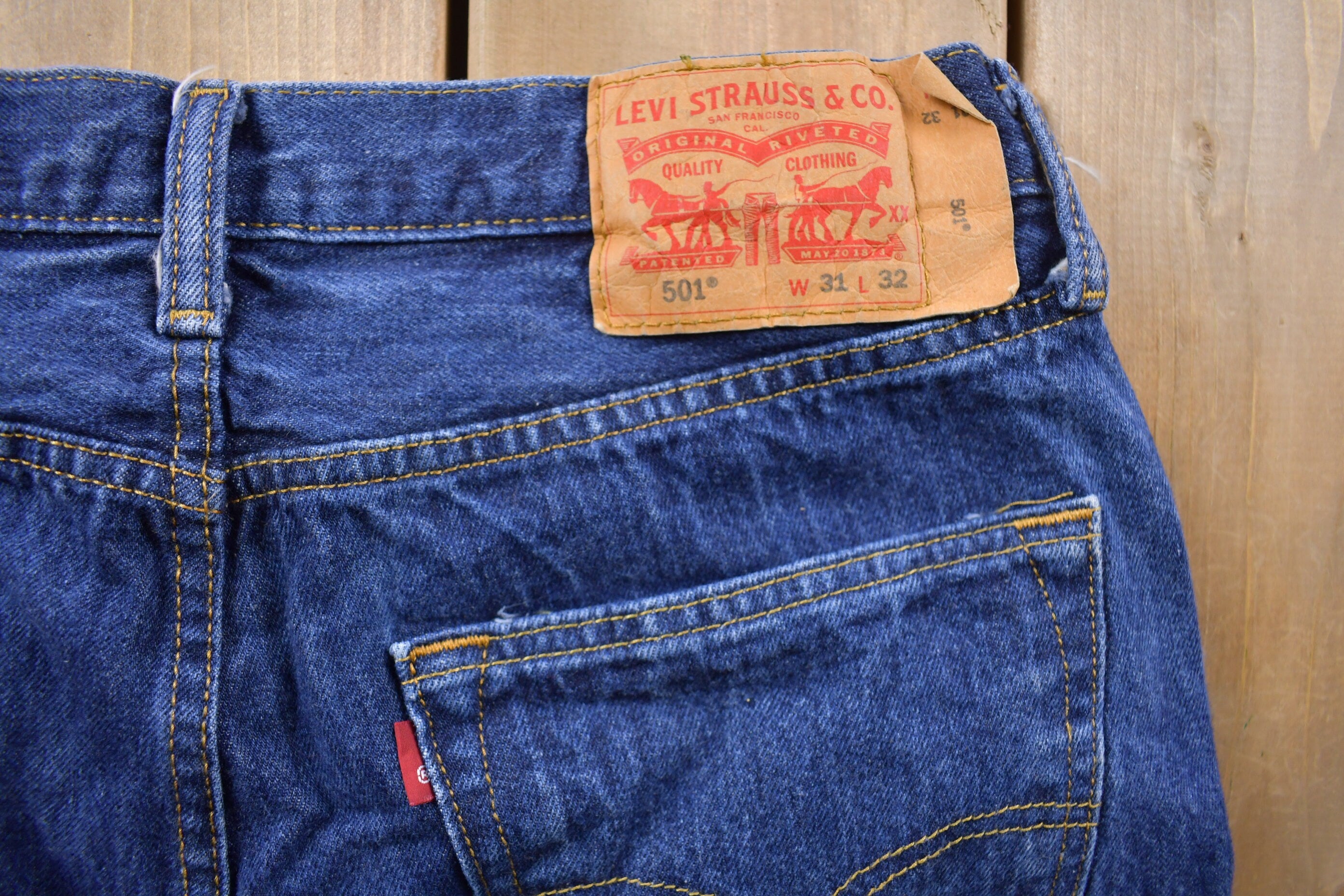 Vintage 1990s Levi's 501 Red Tab Denim Jeans Size 29 x 30