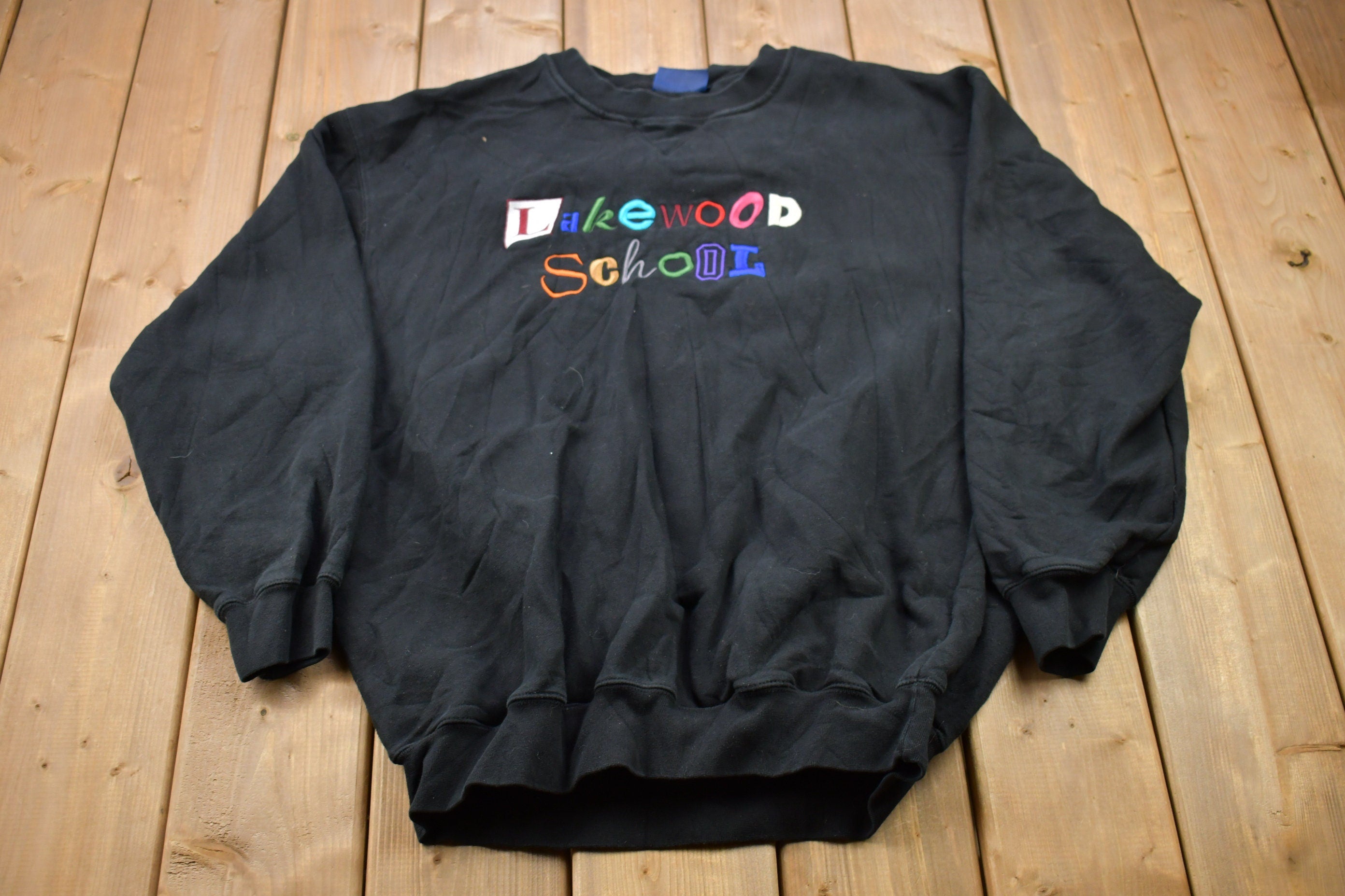 Vintage 1990s Lakewood School Embroidered Crewneck