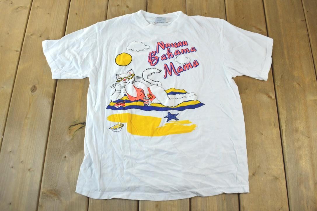 Vintage 1990s Nassau Bahama Mama Ladycat Souvenir T-Shirt