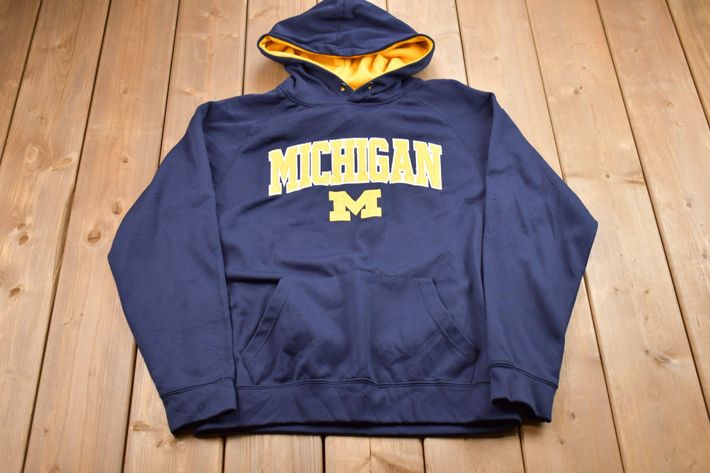 Vintage 1990s Michigan Wolverines Embroidered Hoodie / 90s Sweater / Varsity Print / 80s / 90s / Athletic Pull Over / Wolverines Fan Gear