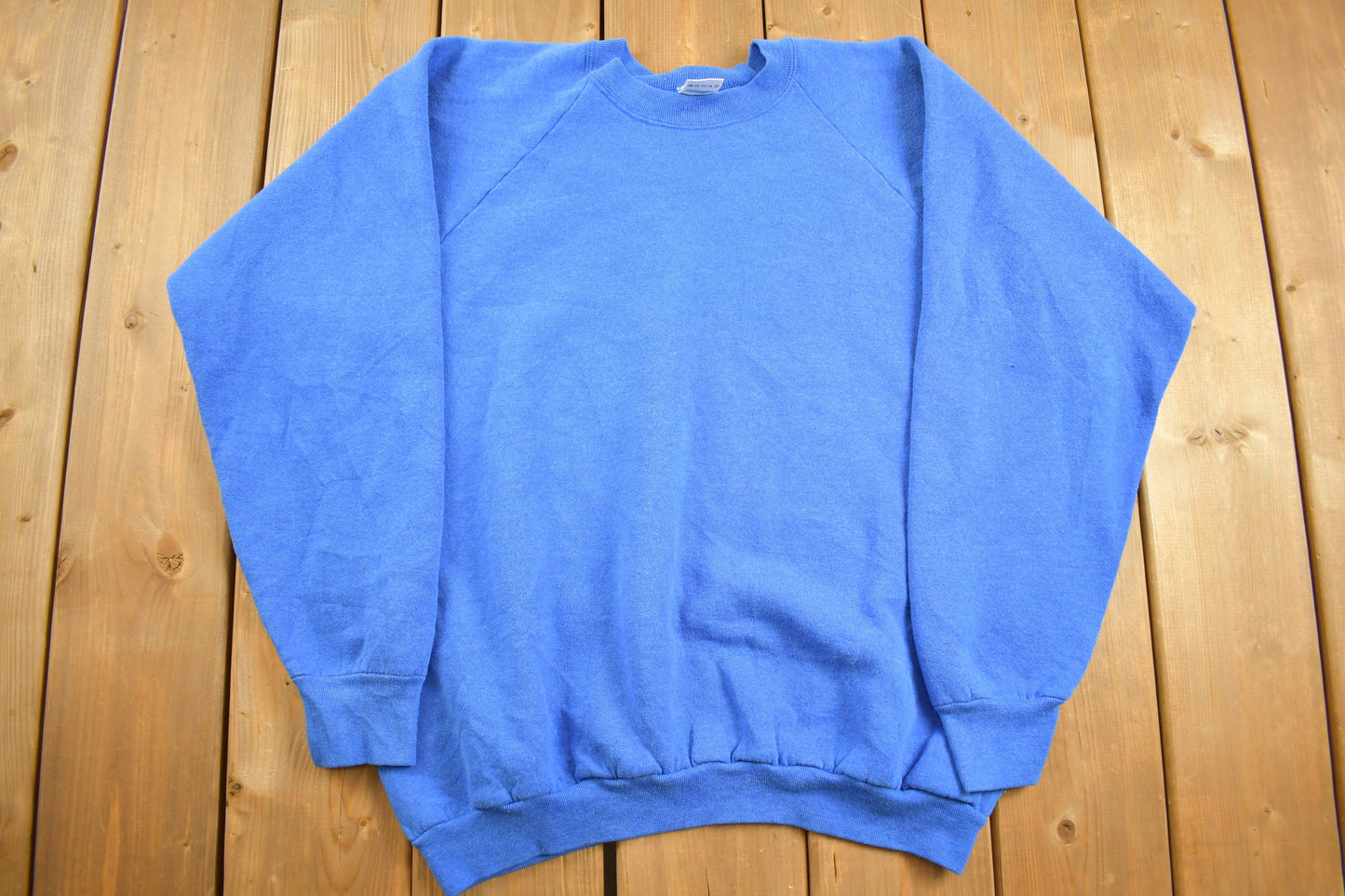 Vintage 1980s Fruit Of The Loom Blank Blue Raglan Crewneck Sweatshirt / 80s Crewneck / Made In USA / Athleisure / Streetwear / 80s Blank