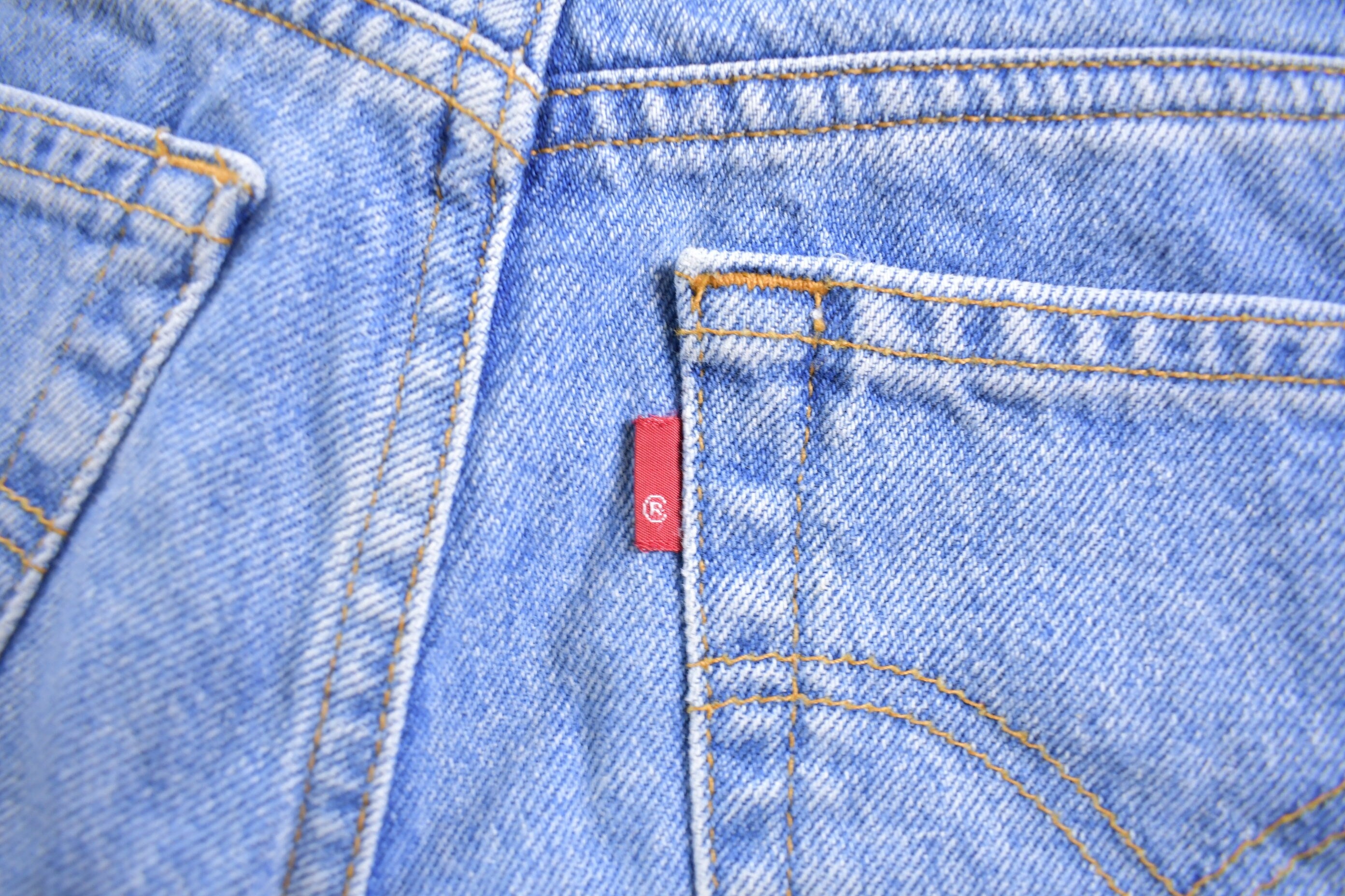 Vintage 1990s Levi 550 Red Tab Jean Shorts Size 26 x 10