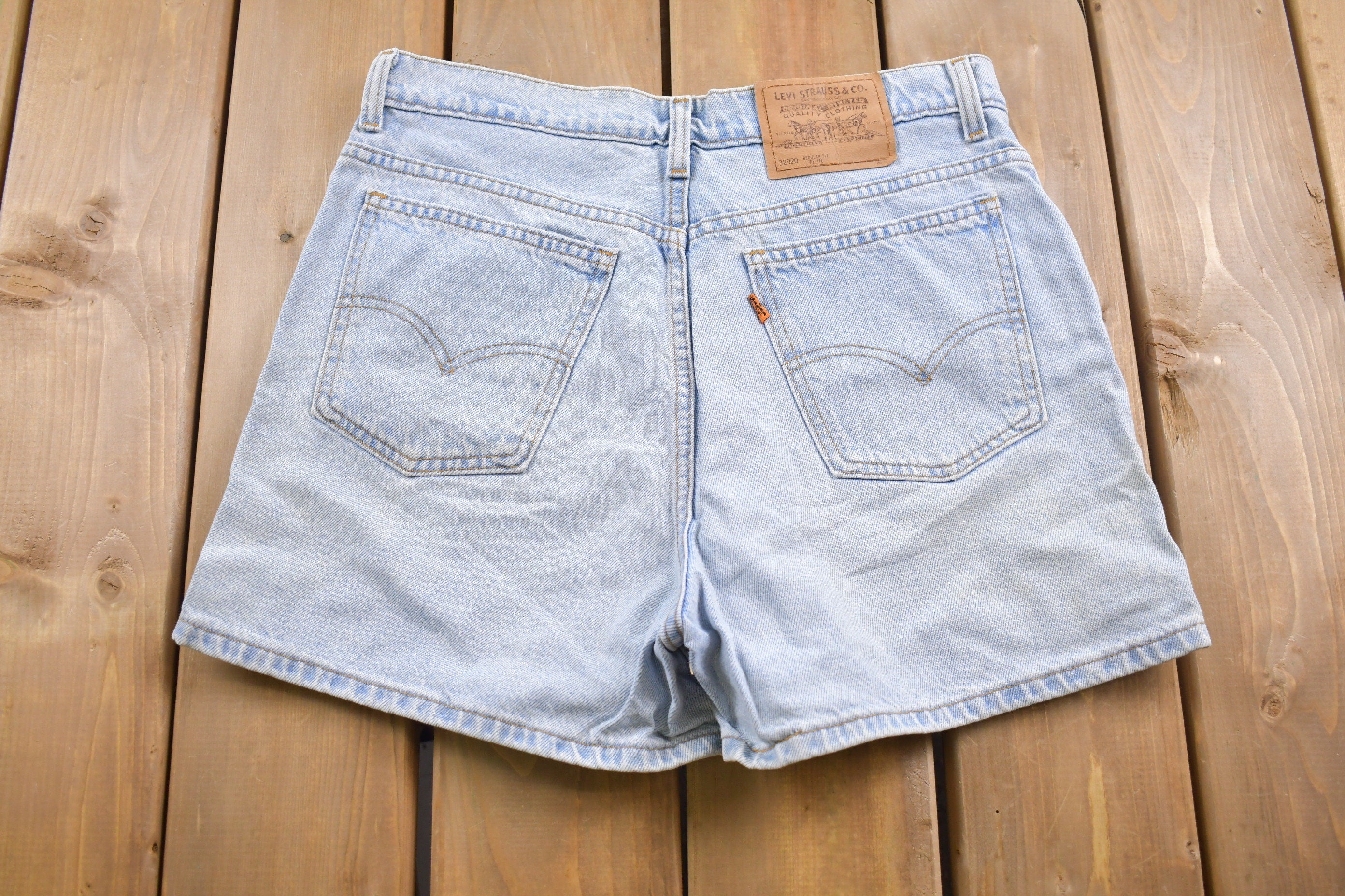 Vintage 1990s Levi Jean Short Shorts 30 x 4