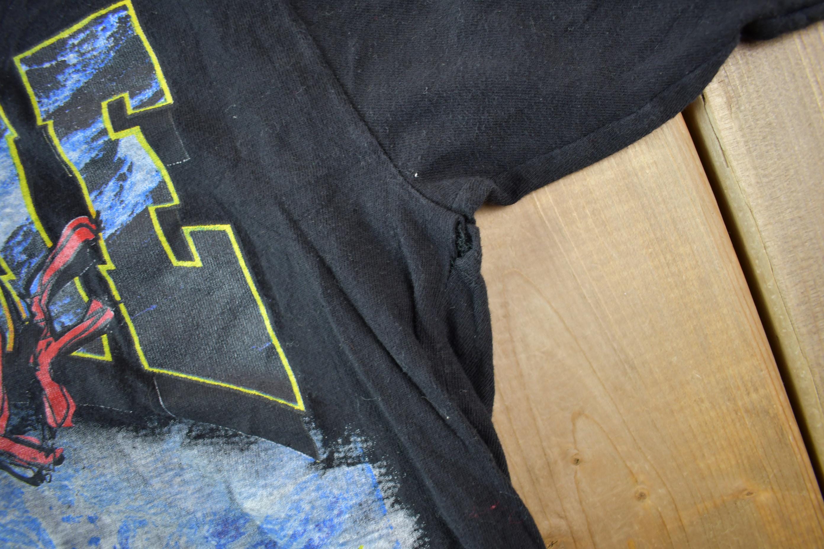 Vintage 1990s Alien Theme Xtreme Surf Ride The Wave Graphic T-Shirt